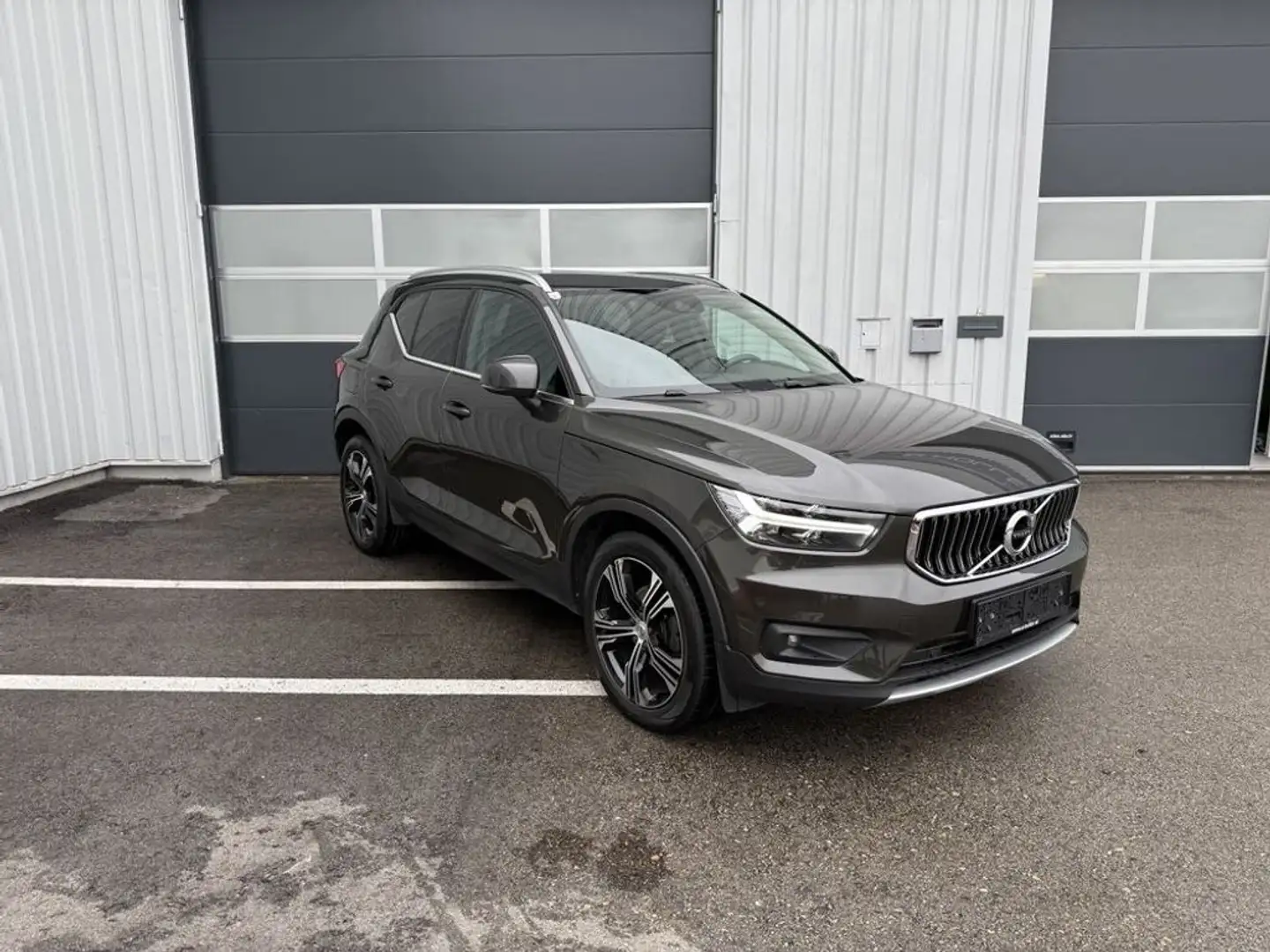 Volvo XC40 Inscription 2WD Grau - 2