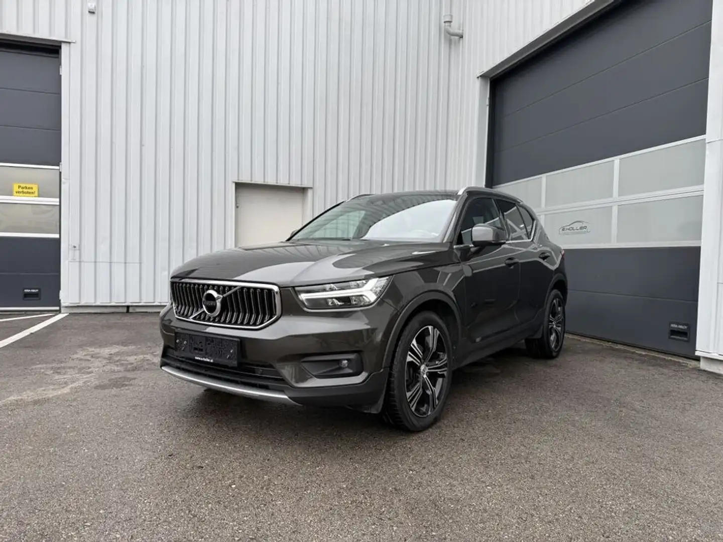 Volvo XC40 Inscription 2WD Grau - 1