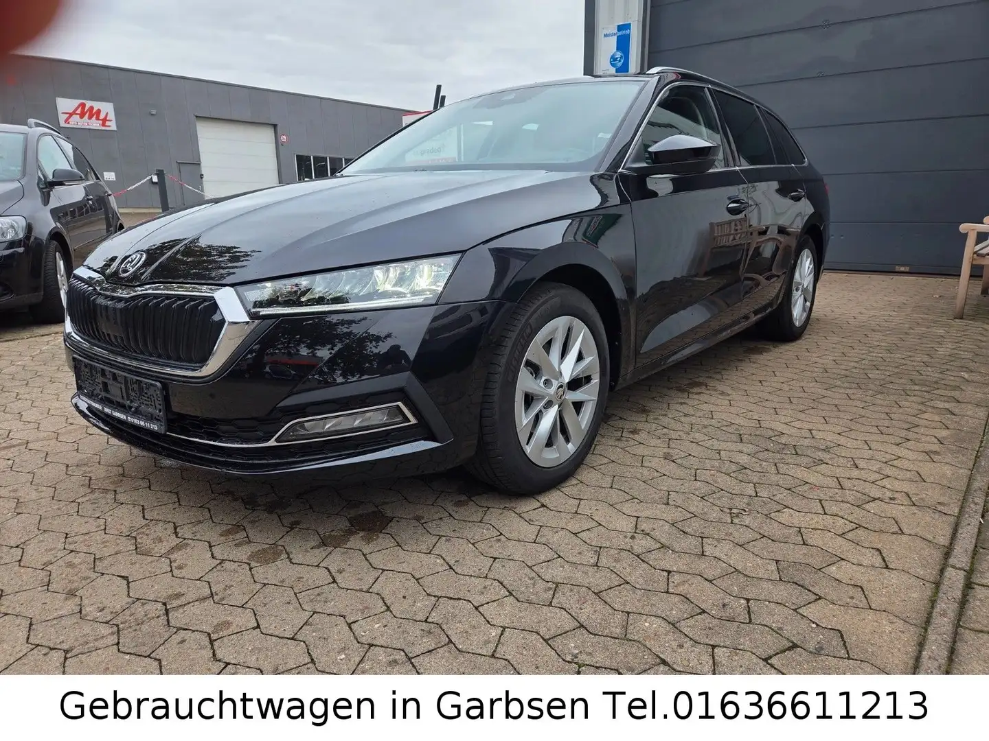 Skoda Octavia Style 2.0TDI DSG HUB AHK Navi 4xSitzheiz Noir - 2