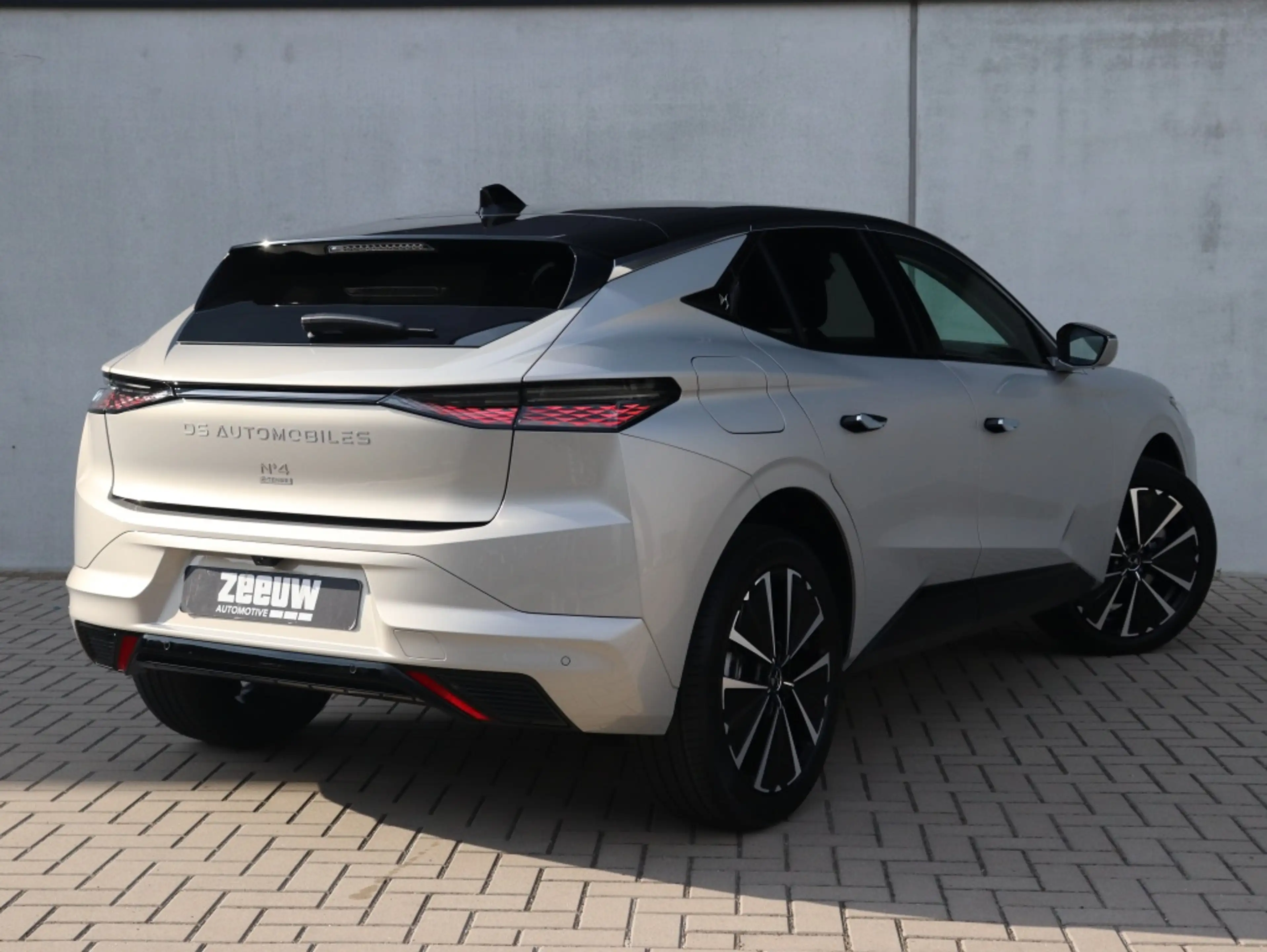 DS Automobiles N°4 E-Tense 157 KW Pallas — photo 2