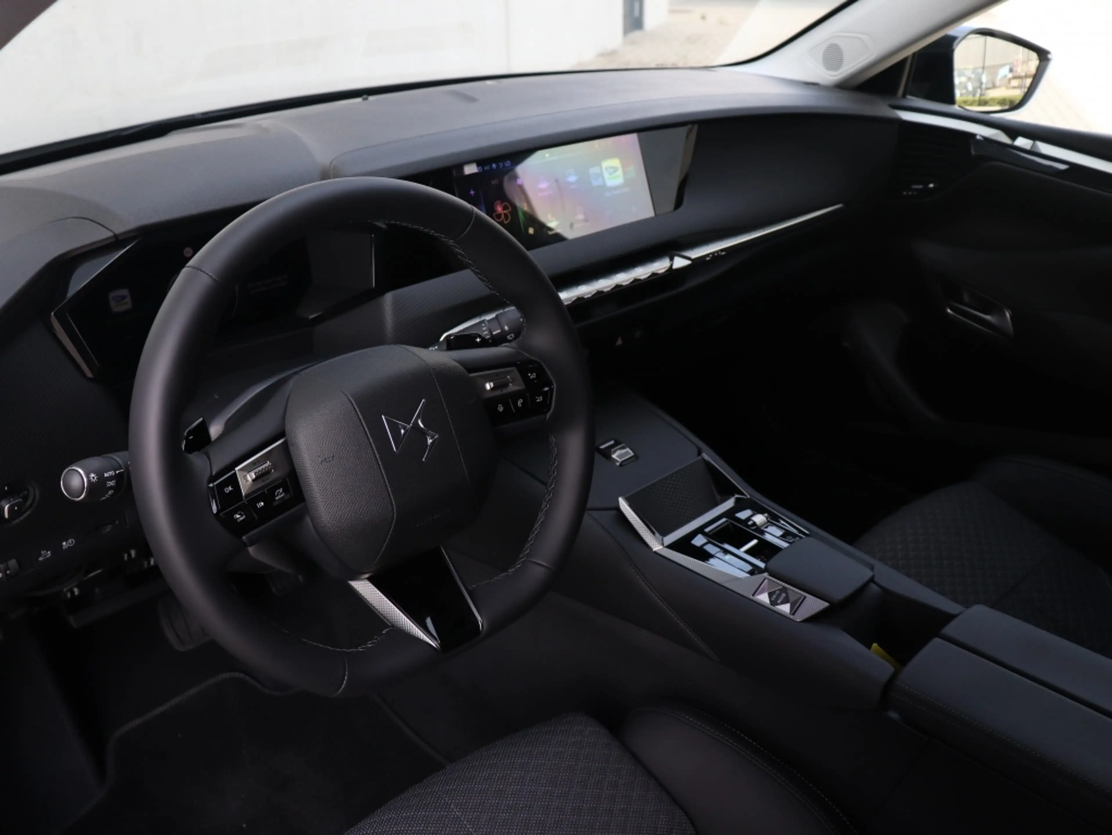 DS Automobiles N°4 E-Tense 157 KW Pallas — photo 4