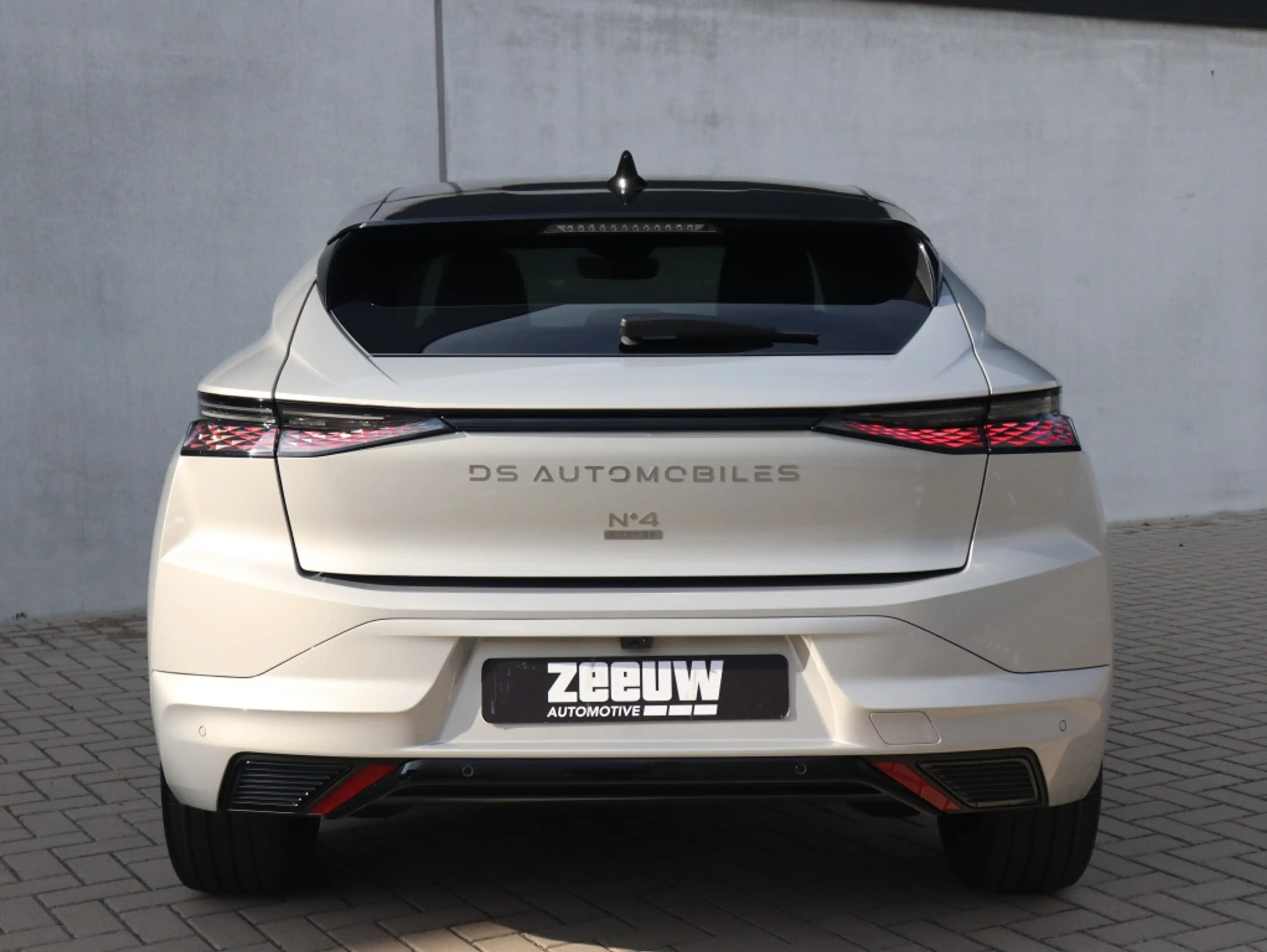 DS Automobiles N°4 E-Tense 157 KW Pallas — photo 14
