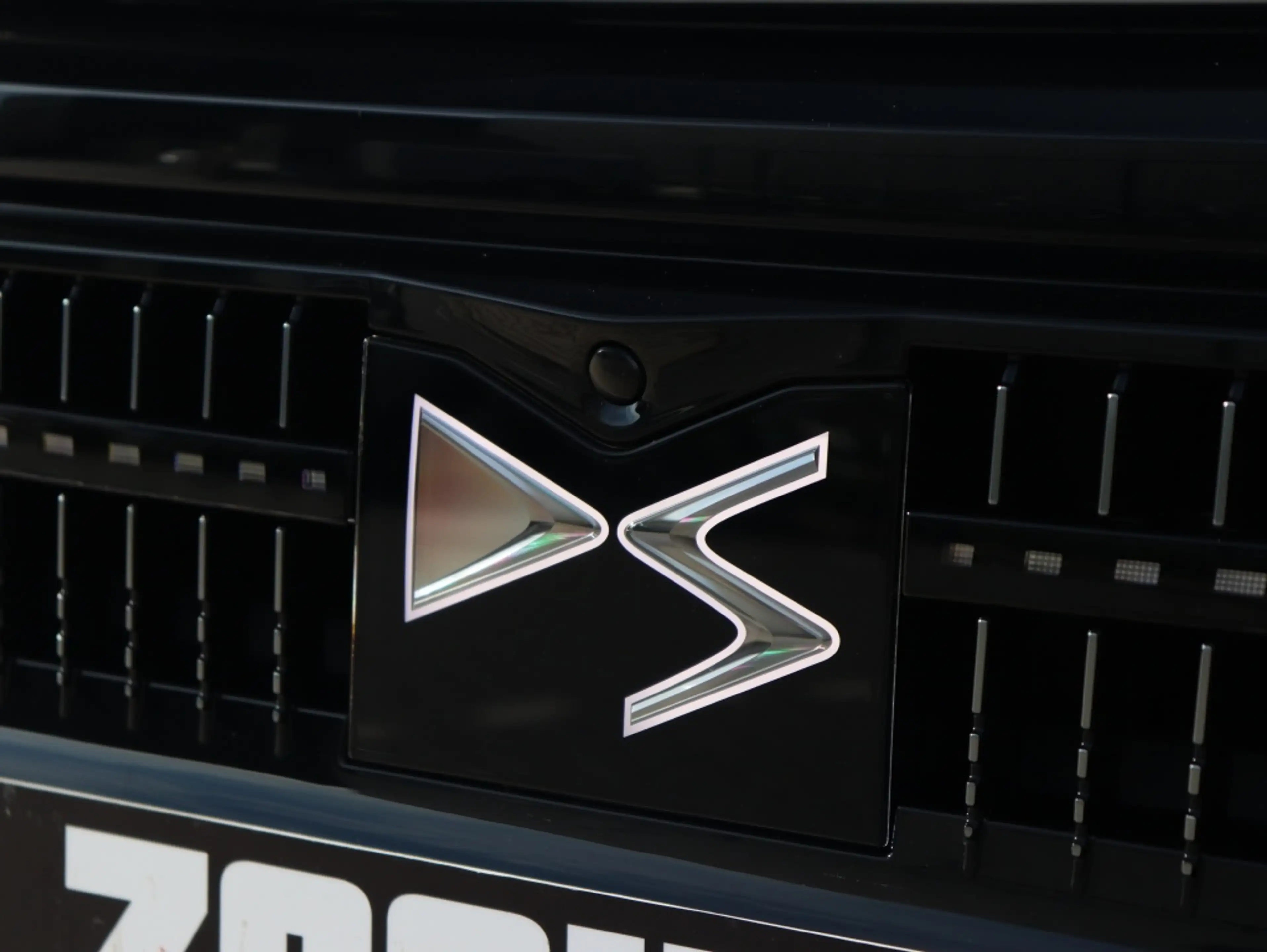 DS Automobiles N°4 E-Tense 157 KW Pallas — photo 8