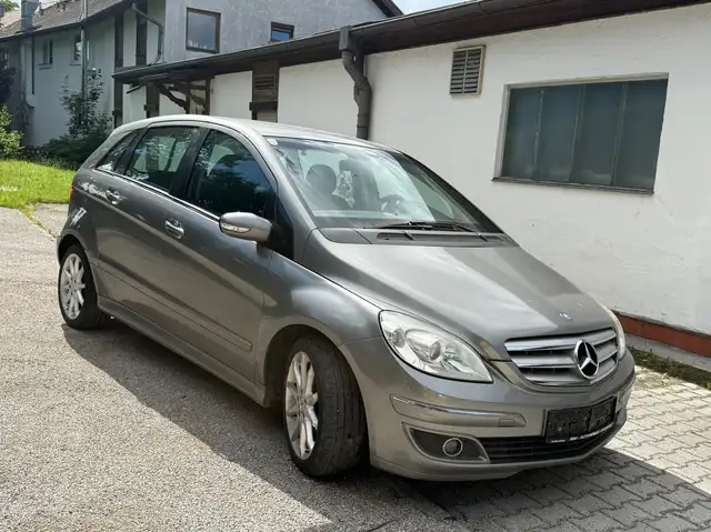 Mercedes-Benz B 170