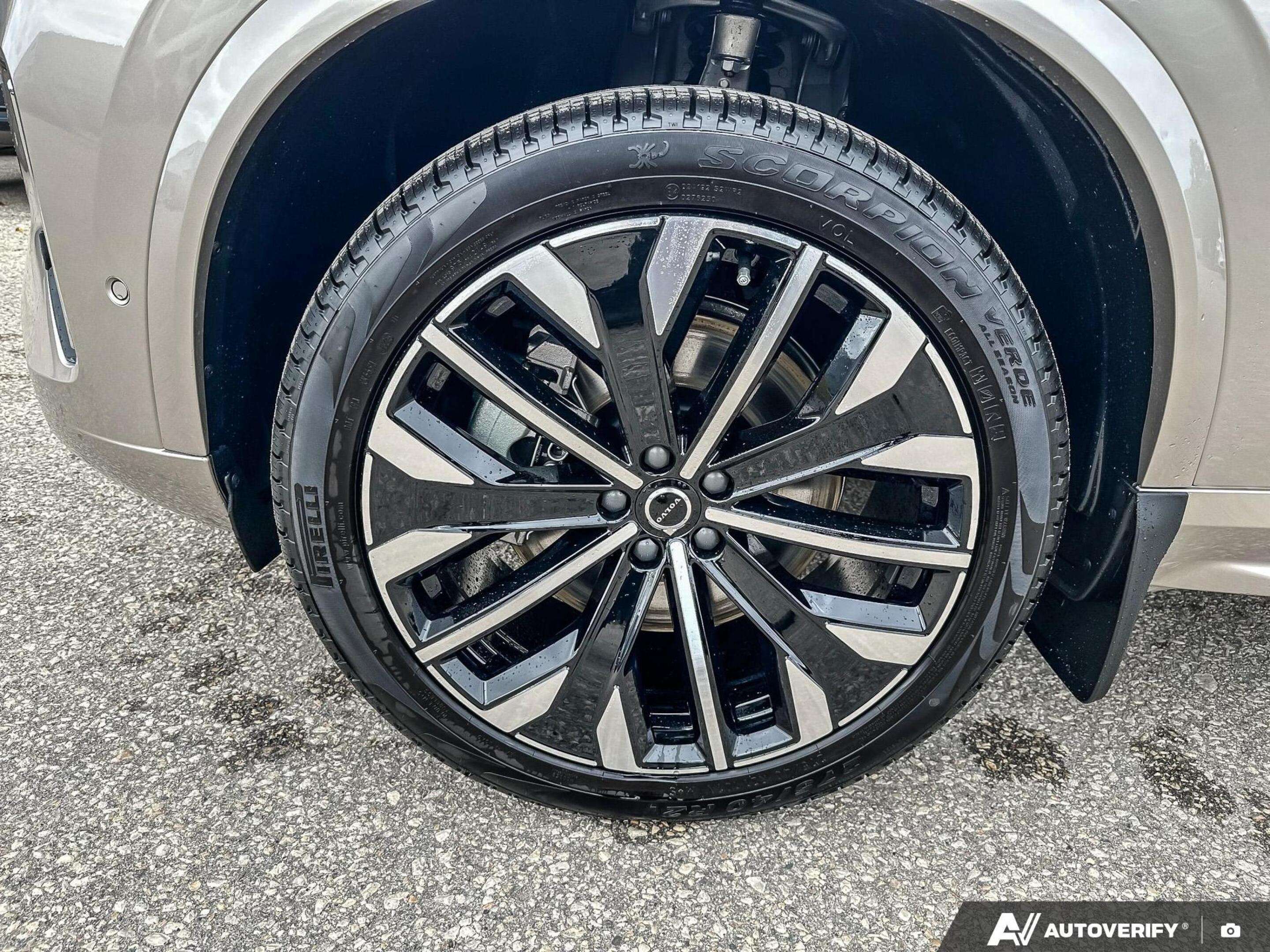 2026 Volvo XC90 Plus Bright Theme FEATURED VEHICLE - SAVE $2,600! thumb 10