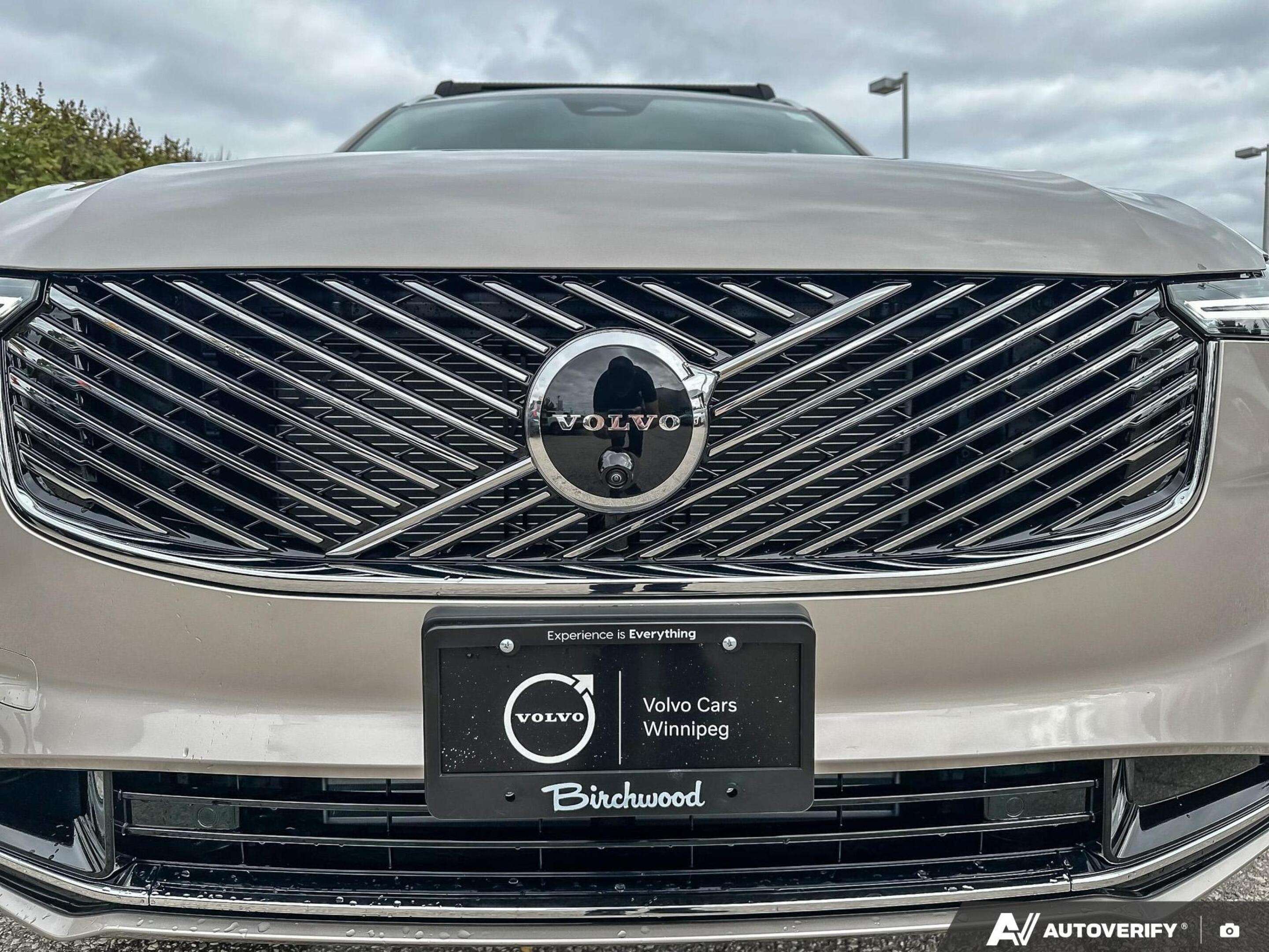 2026 Volvo XC90 Plus Bright Theme FEATURED VEHICLE - SAVE $2,600! thumb 7