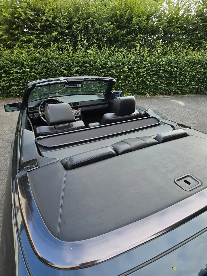 Mercedes-Benz E 200 124 C 060 (E 200 CABRIO) Final Edition, foto 9
