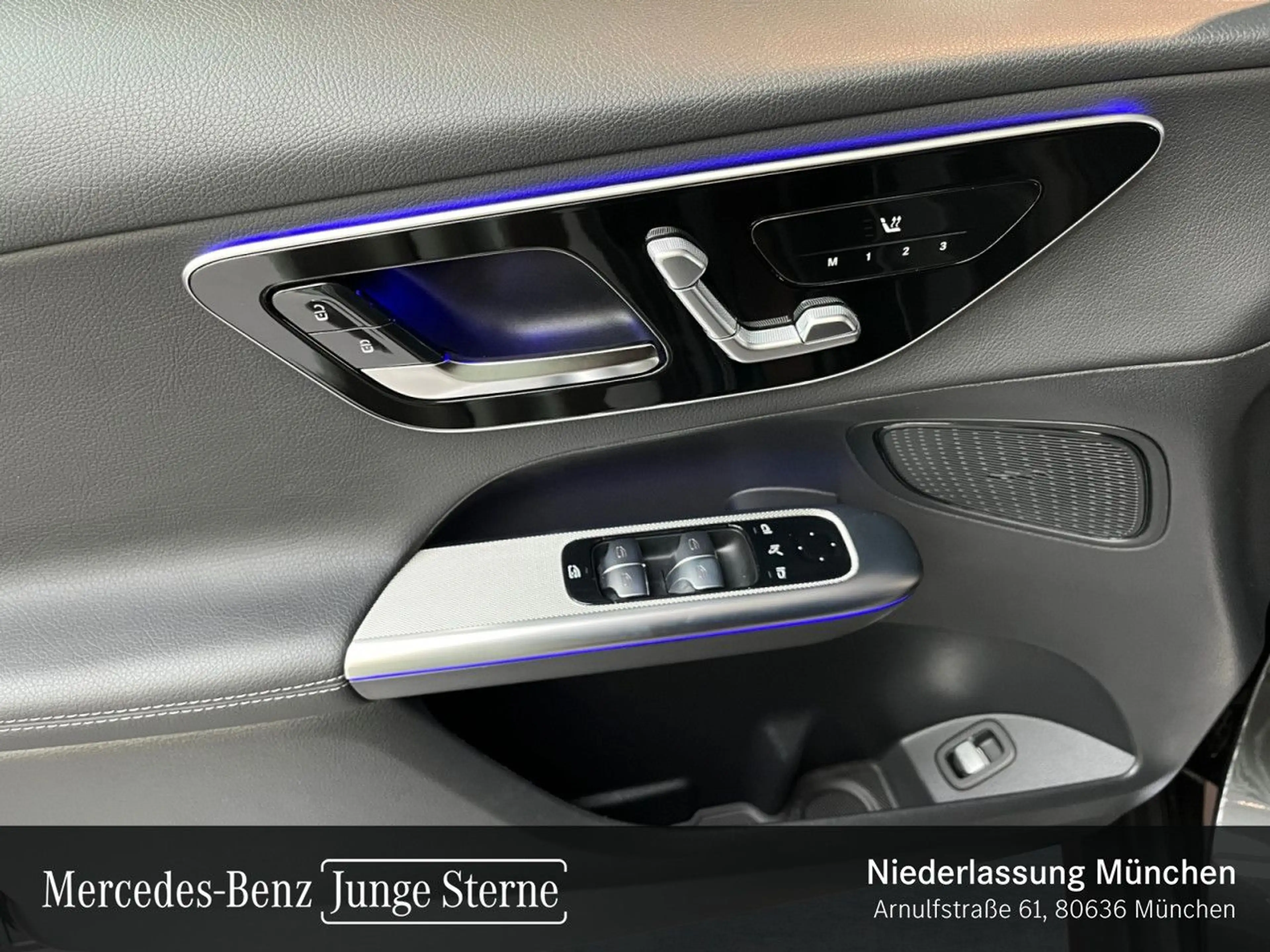 Mercedes-Benz GLC 200 4M AVANTG+360+AHK+LED+TOTW+KEYLESS+9G — photo 12