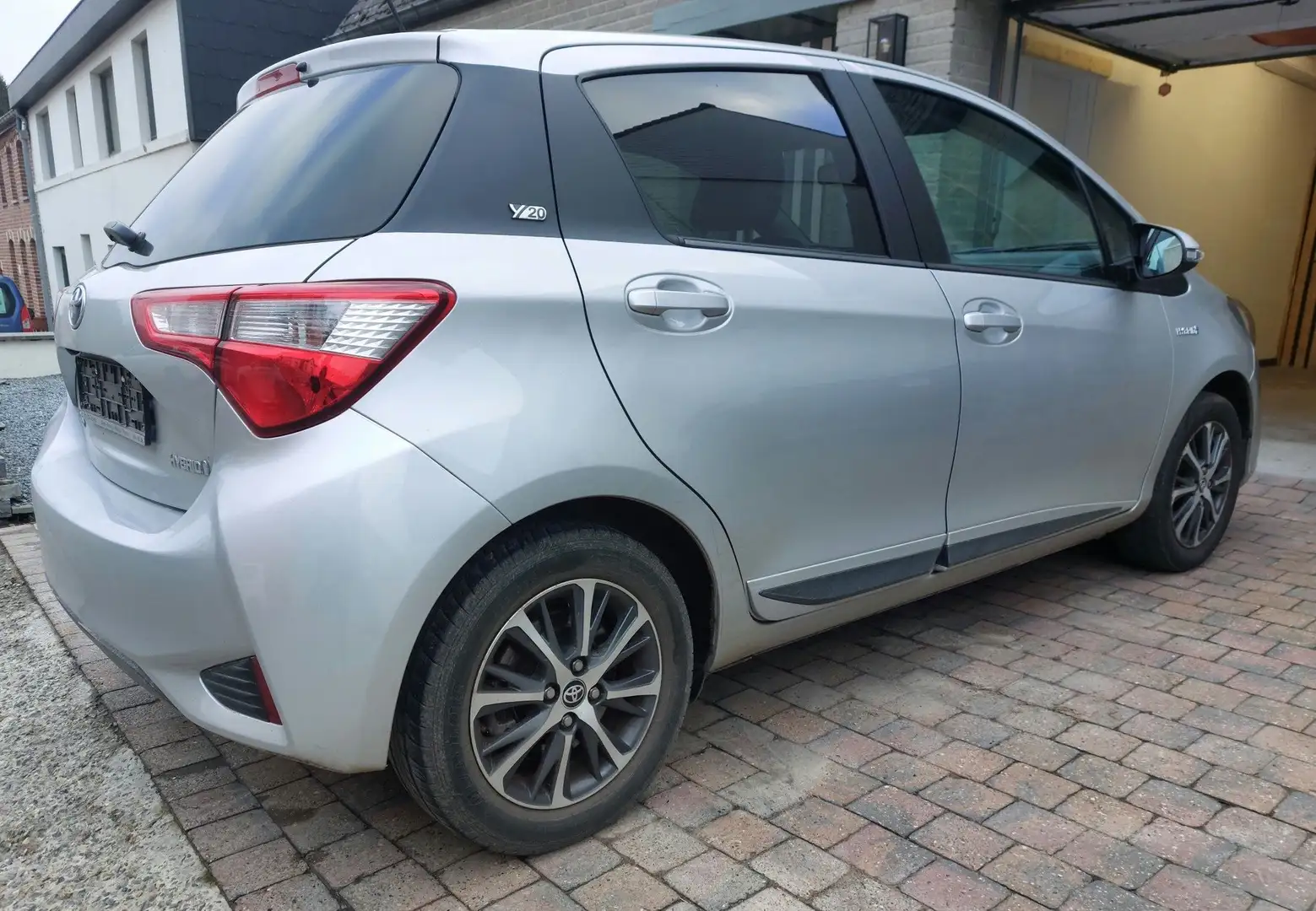 Toyota Yaris 70+VVT-i+20eme+anniversaire Argent - 2