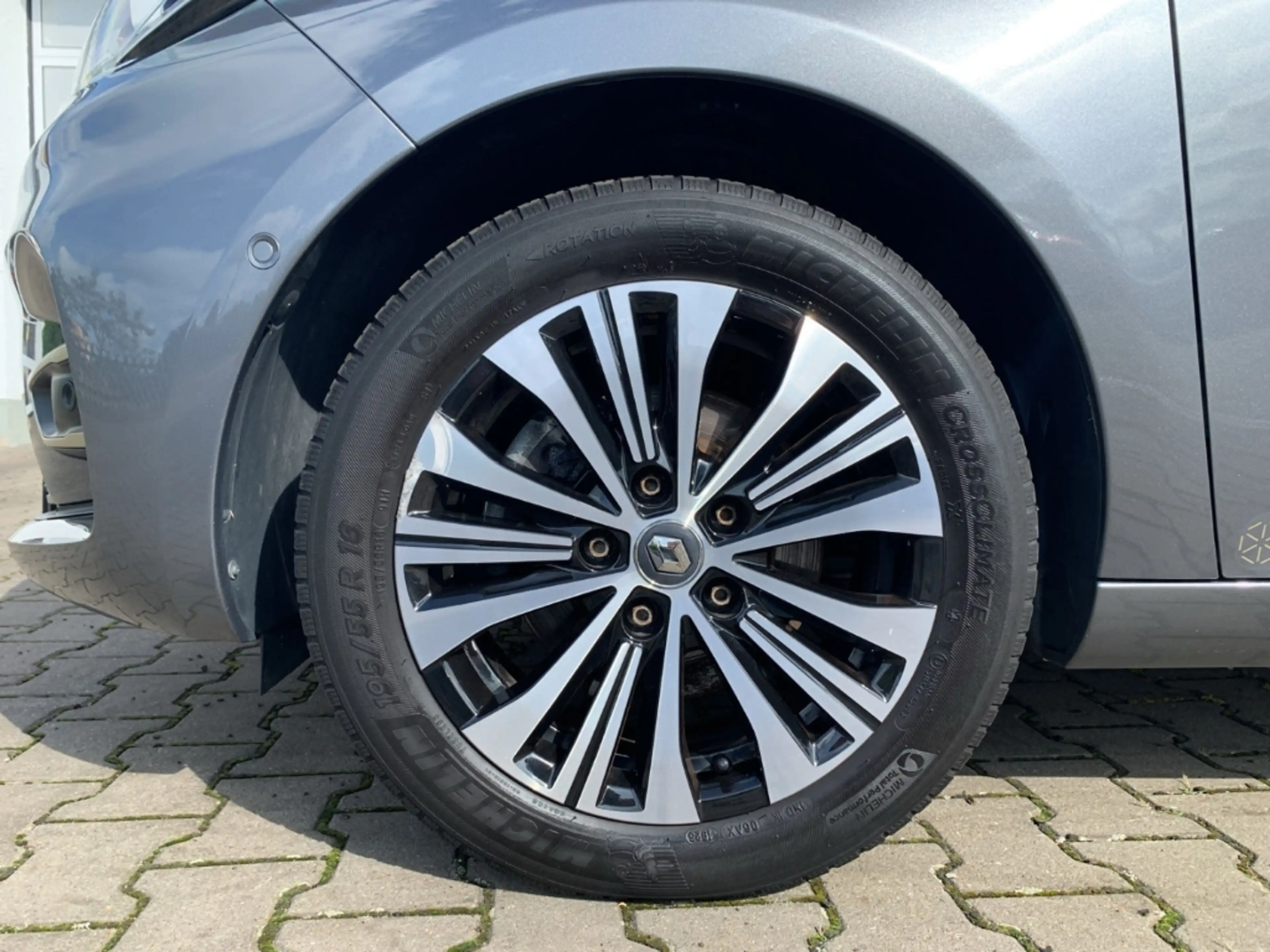 Renault ZOE ICONIC EV50 135 Pack Iconic CCS+SHZ+NAV+LED+DAB+ — photo 13