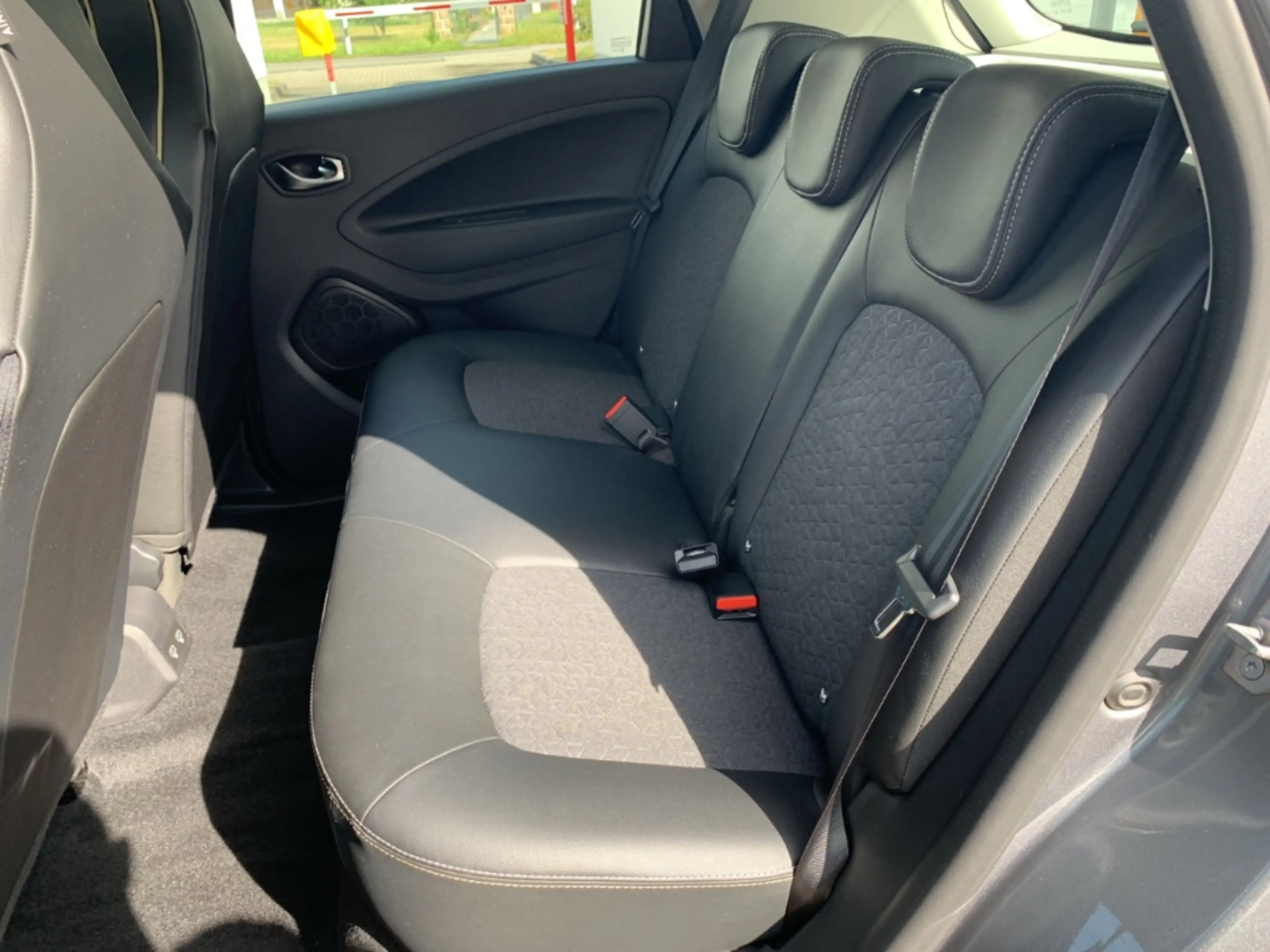 Renault ZOE ICONIC EV50 135 Pack Iconic CCS+SHZ+NAV+LED+DAB+ — photo 11