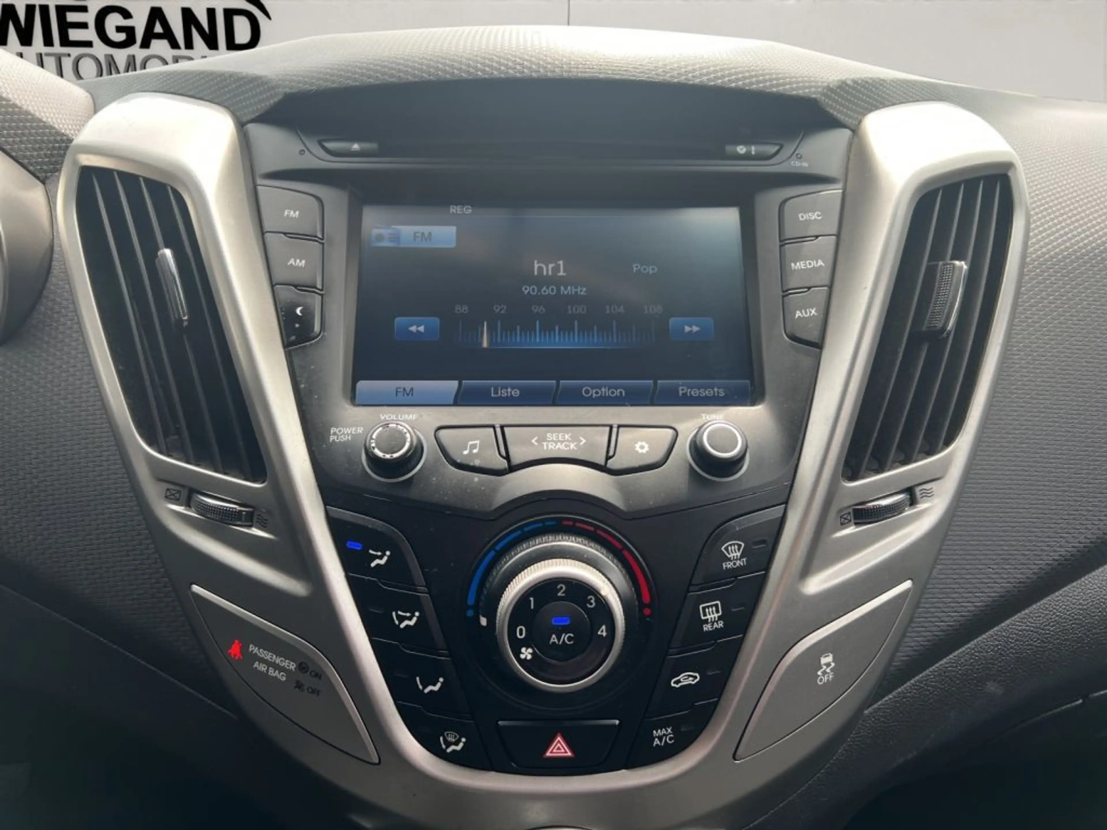Hyundai VELOSTER 1.6 Trend+KLIMA+RADIO+ — photo 14