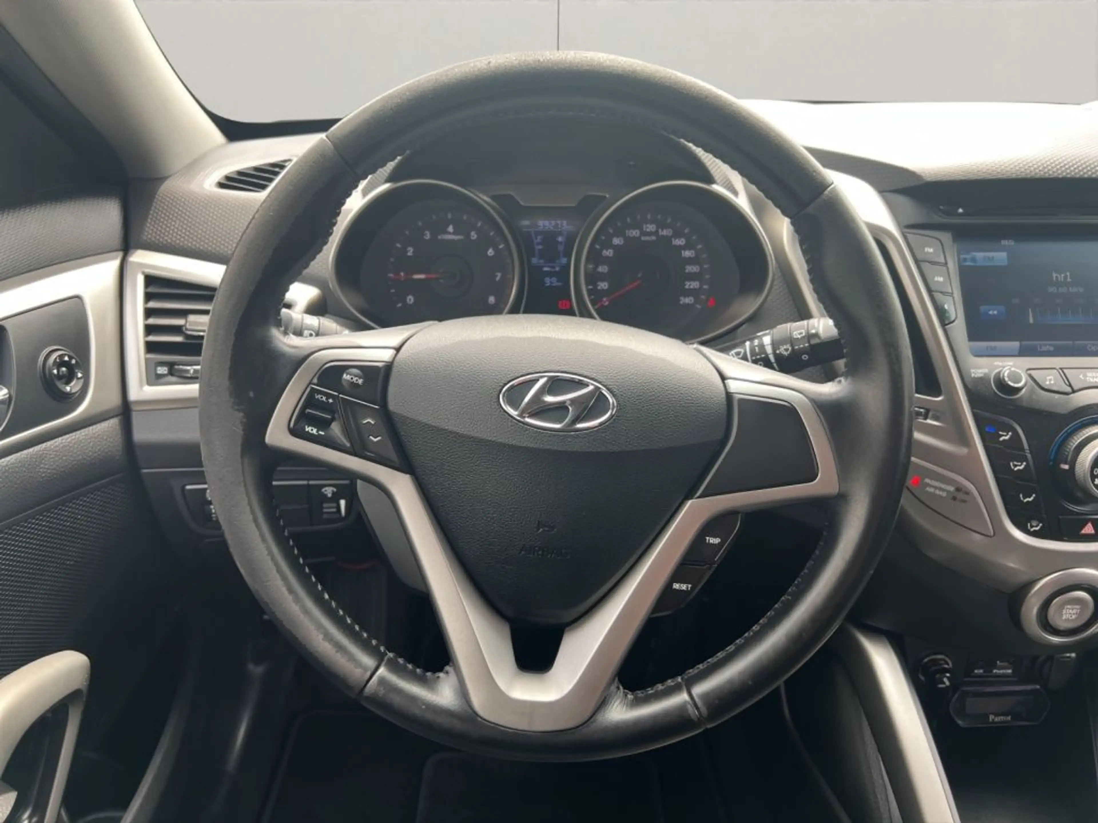 Hyundai VELOSTER 1.6 Trend+KLIMA+RADIO+ — photo 12
