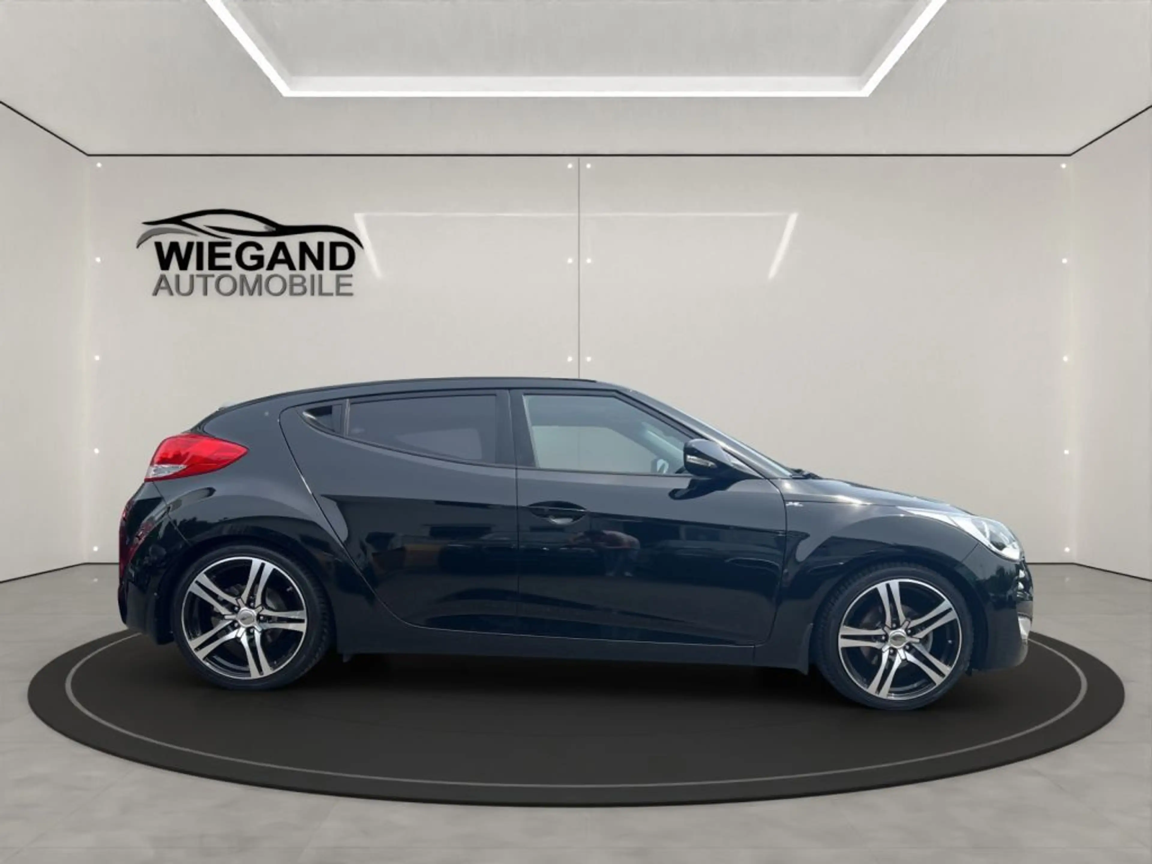 Hyundai VELOSTER 1.6 Trend+KLIMA+RADIO+ — photo 6