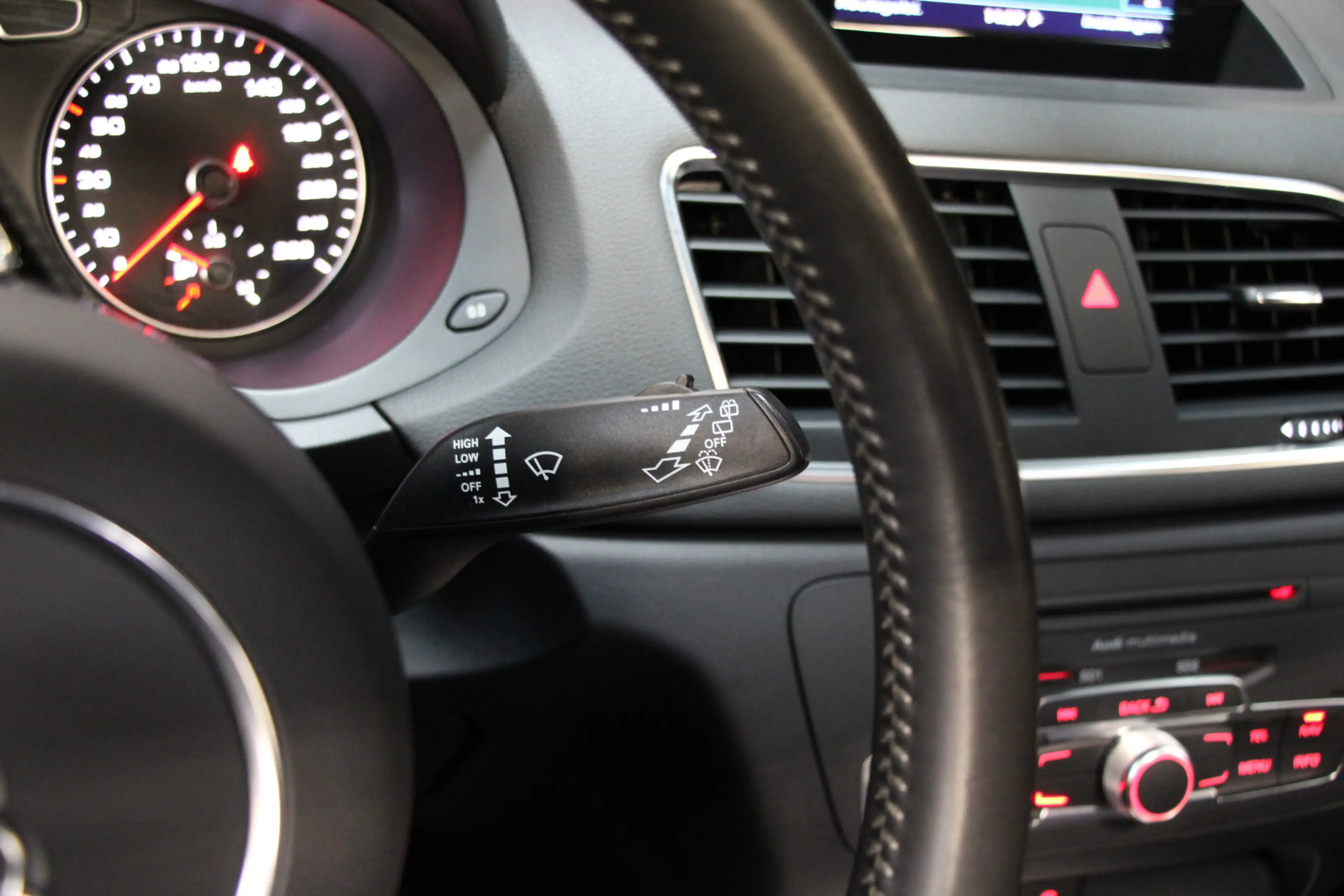 Audi Q3 2.0 TFSI QUATTRO S Edition |Pano|Trekh|Cruise|Navi — photo 19
