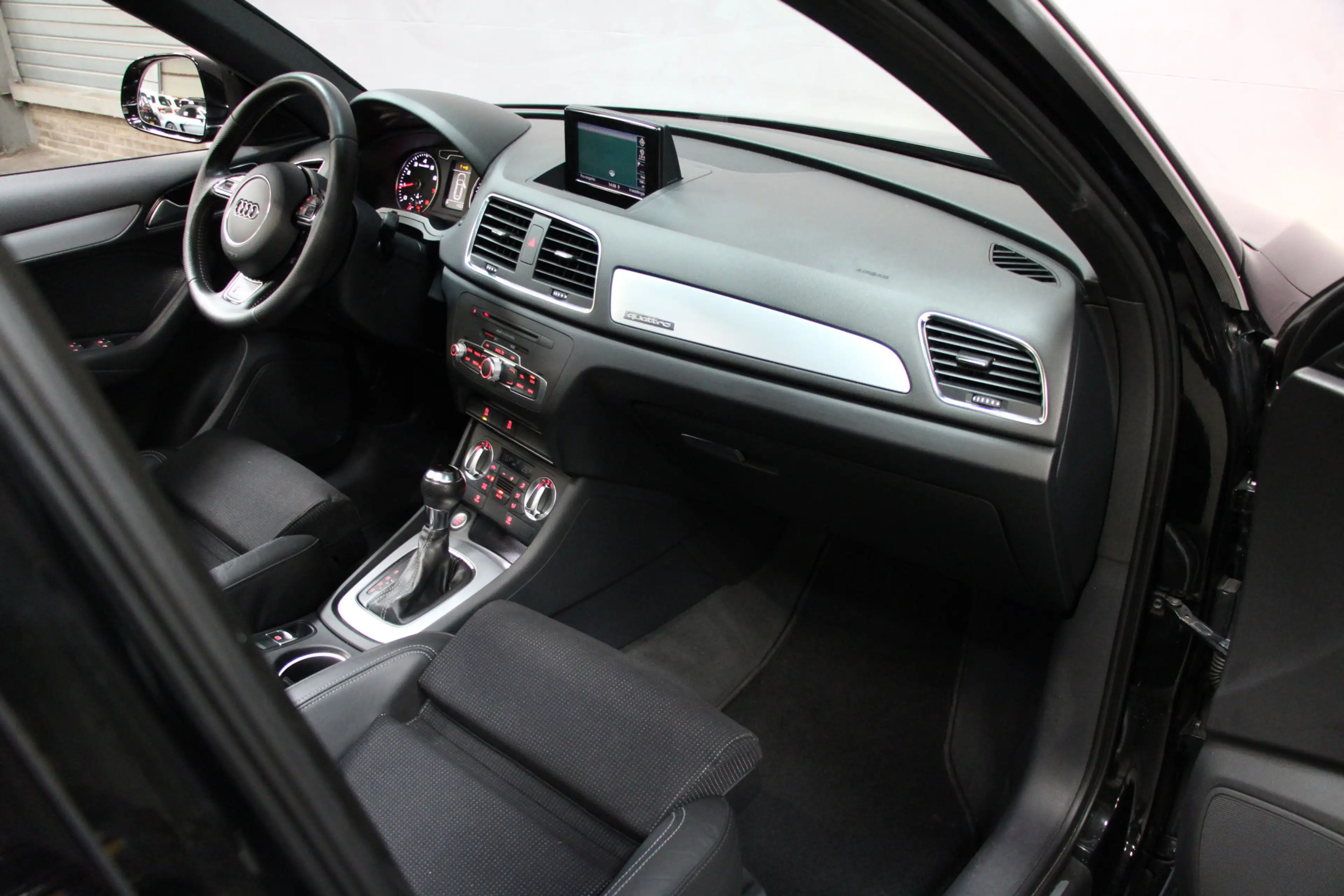 Audi Q3 2.0 TFSI QUATTRO S Edition |Pano|Trekh|Cruise|Navi — photo 9