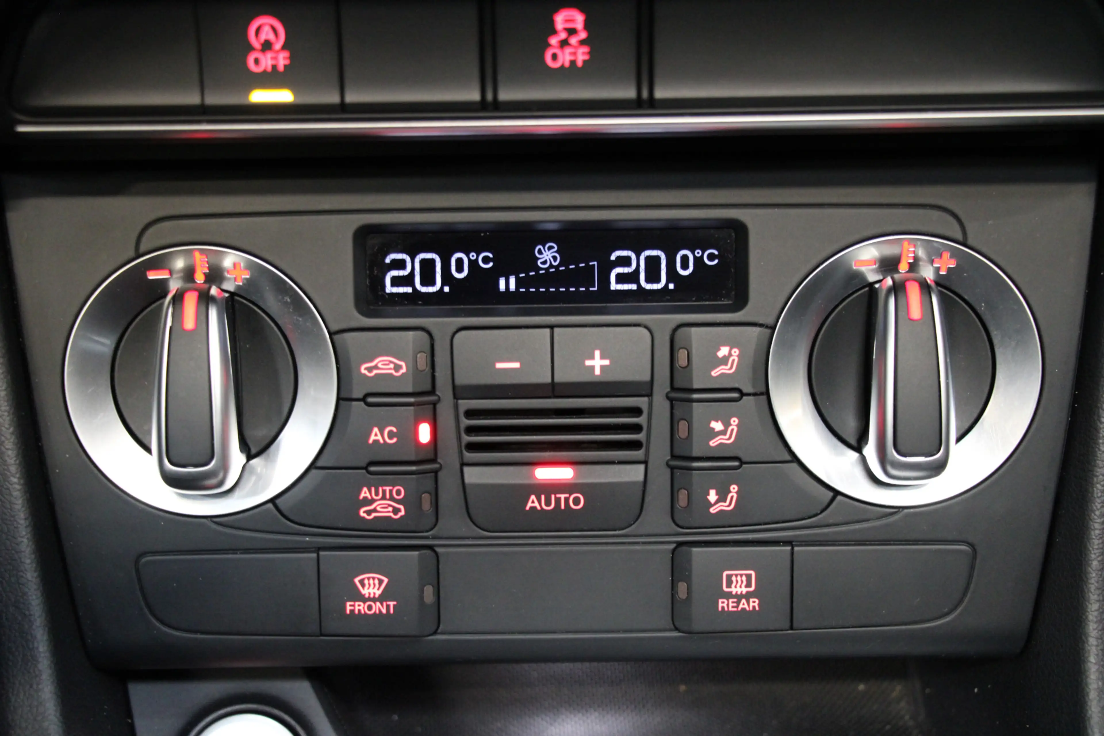 Audi Q3 2.0 TFSI QUATTRO S Edition |Pano|Trekh|Cruise|Navi — photo 24