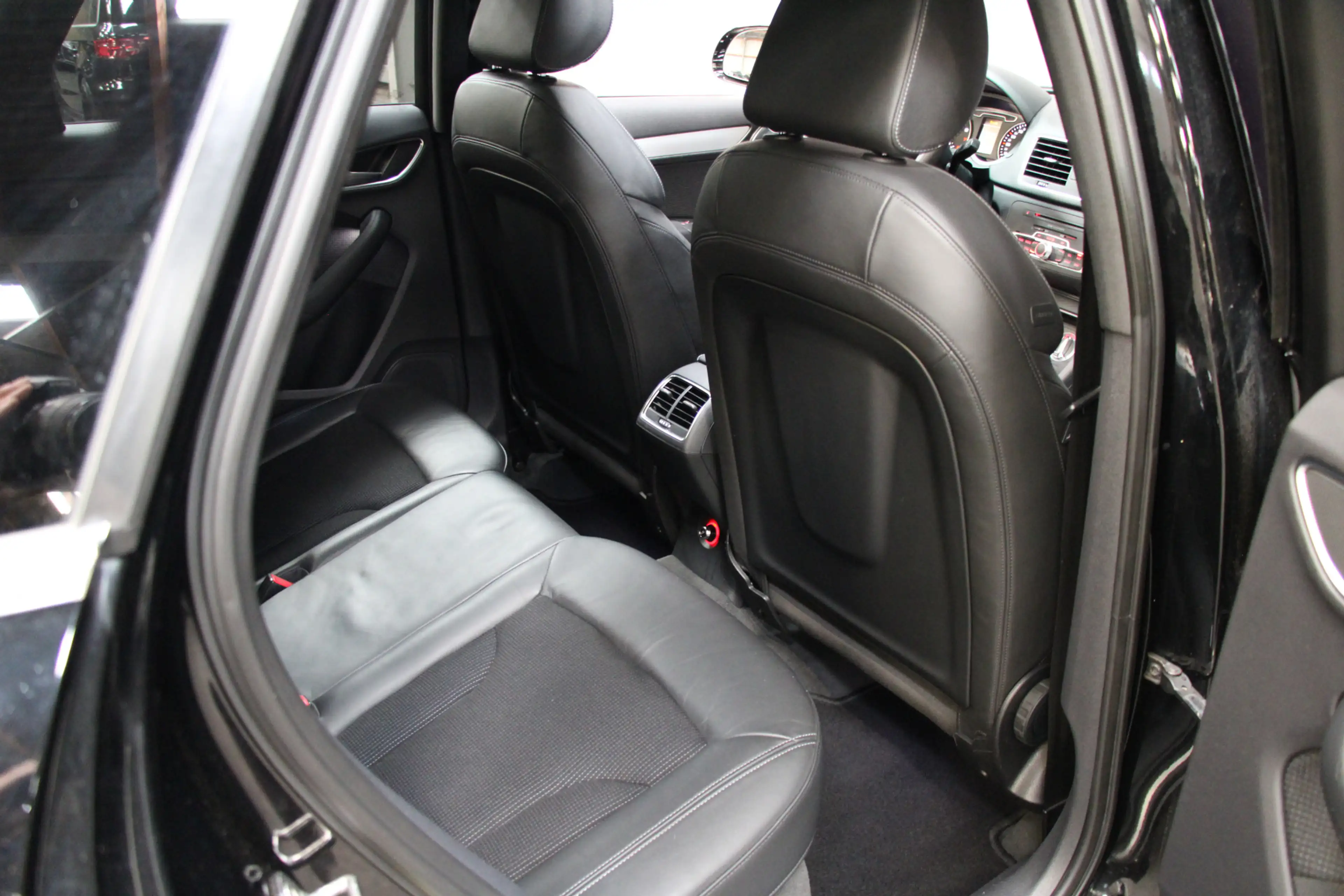 Audi Q3 2.0 TFSI QUATTRO S Edition |Pano|Trekh|Cruise|Navi — photo 32