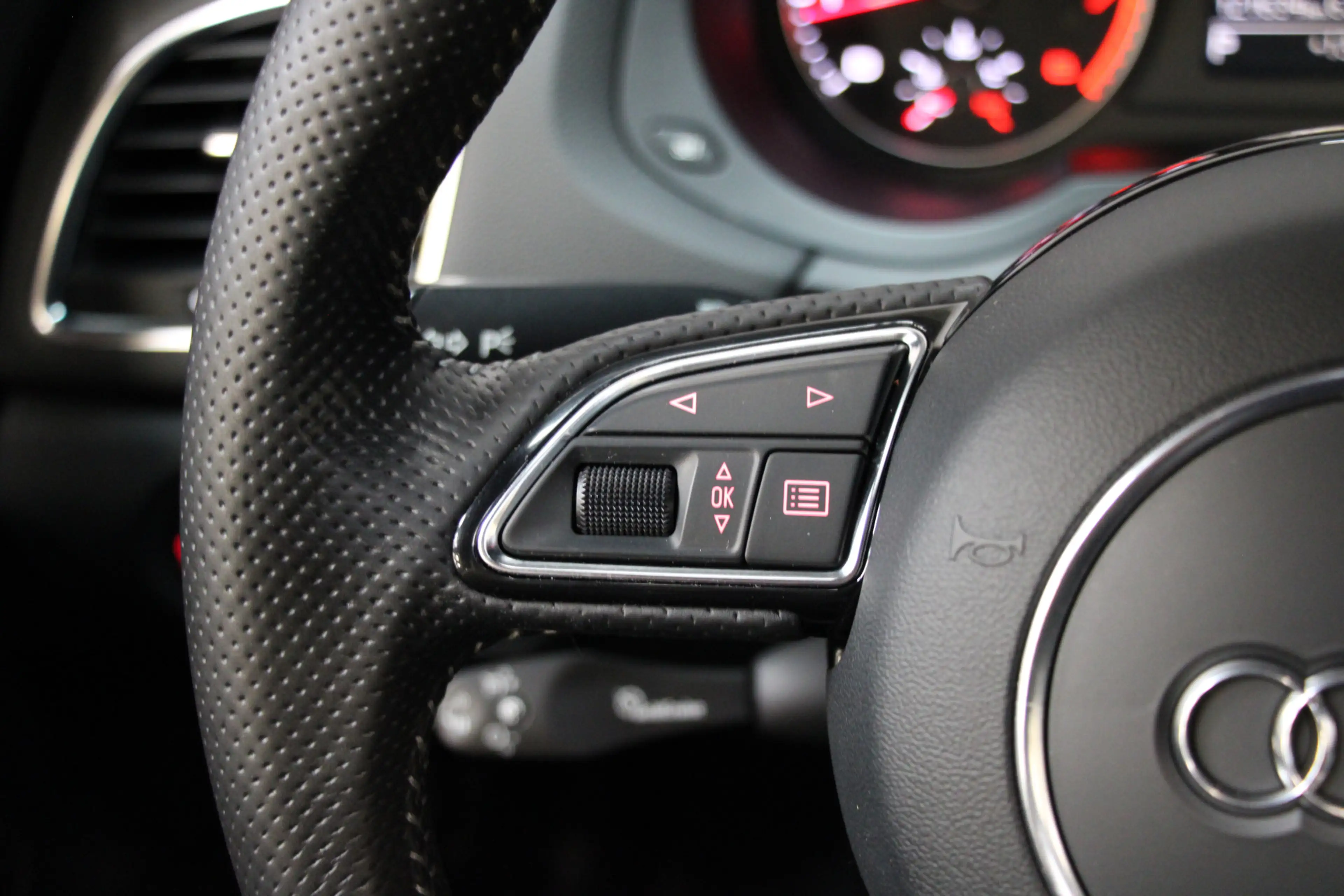 Audi Q3 2.0 TFSI QUATTRO S Edition |Pano|Trekh|Cruise|Navi — photo 13