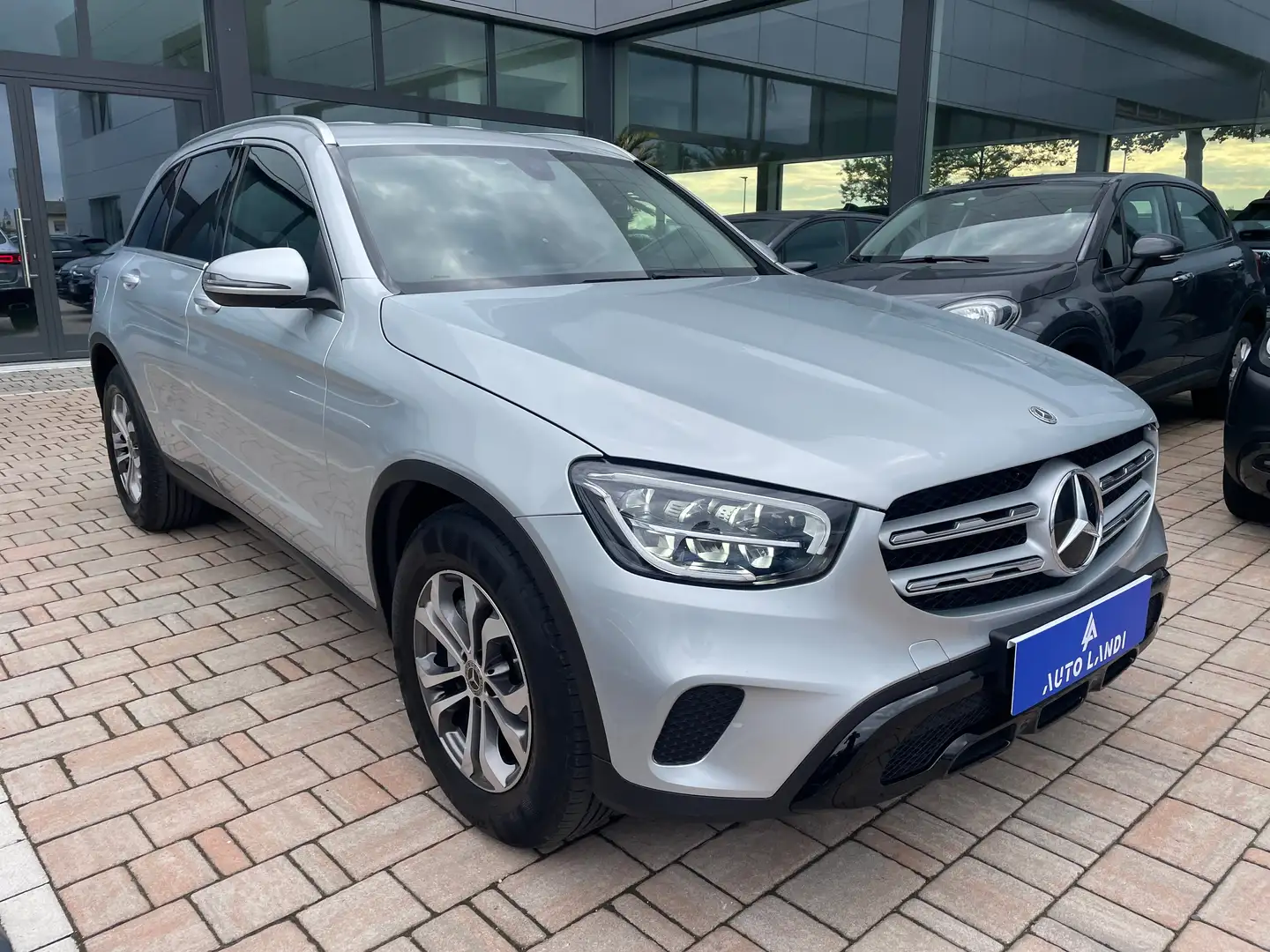 Mercedes-Benz GLC 200 d Executive 4matic auto Срібний - 2