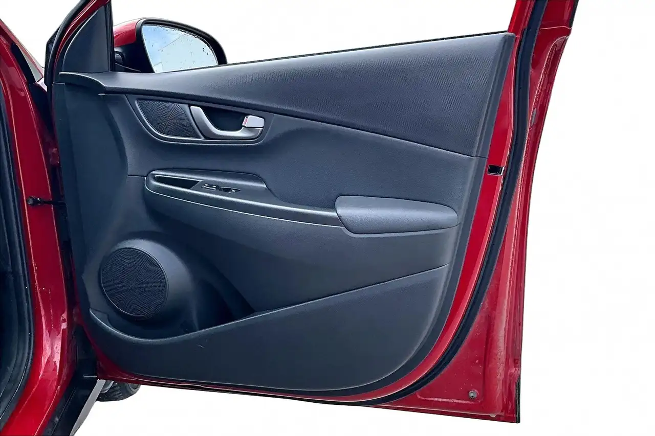 Hyundai KONA снимка Hyundai KONA