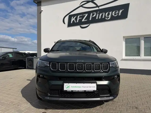Jeep Compass view 4