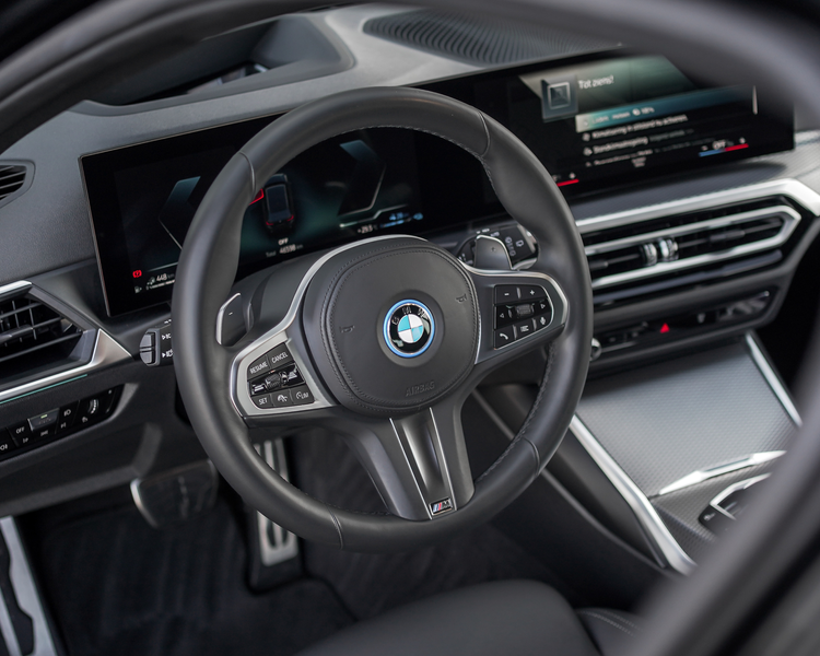 BMW 330 330e LCI M-Sport | PANO | H&K | LEER | HUD | KEY — photo 7