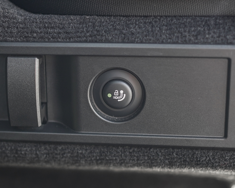 BMW 330 330e LCI M-Sport | PANO | H&K | LEER | HUD | KEY — photo 12
