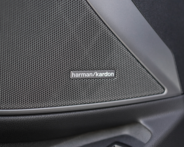 BMW 330 330e LCI M-Sport | PANO | H&K | LEER | HUD | KEY — photo 10