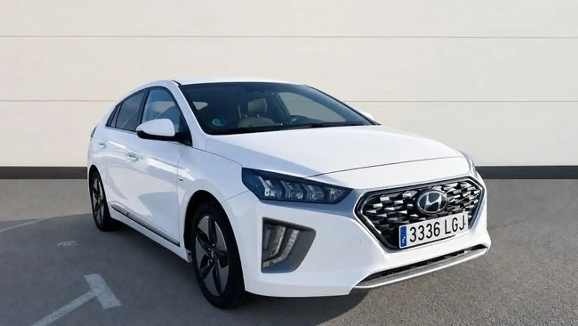 Hyundai IONIQ 1.6 GDI HEV TECNO DT 141 5P Blanco - 1