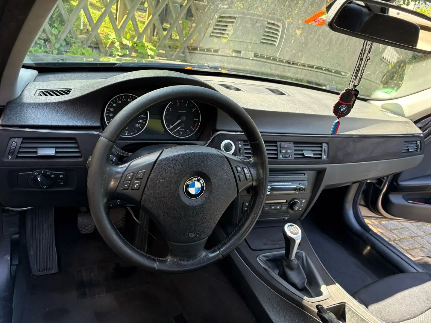 BMW 320 320i - 2
