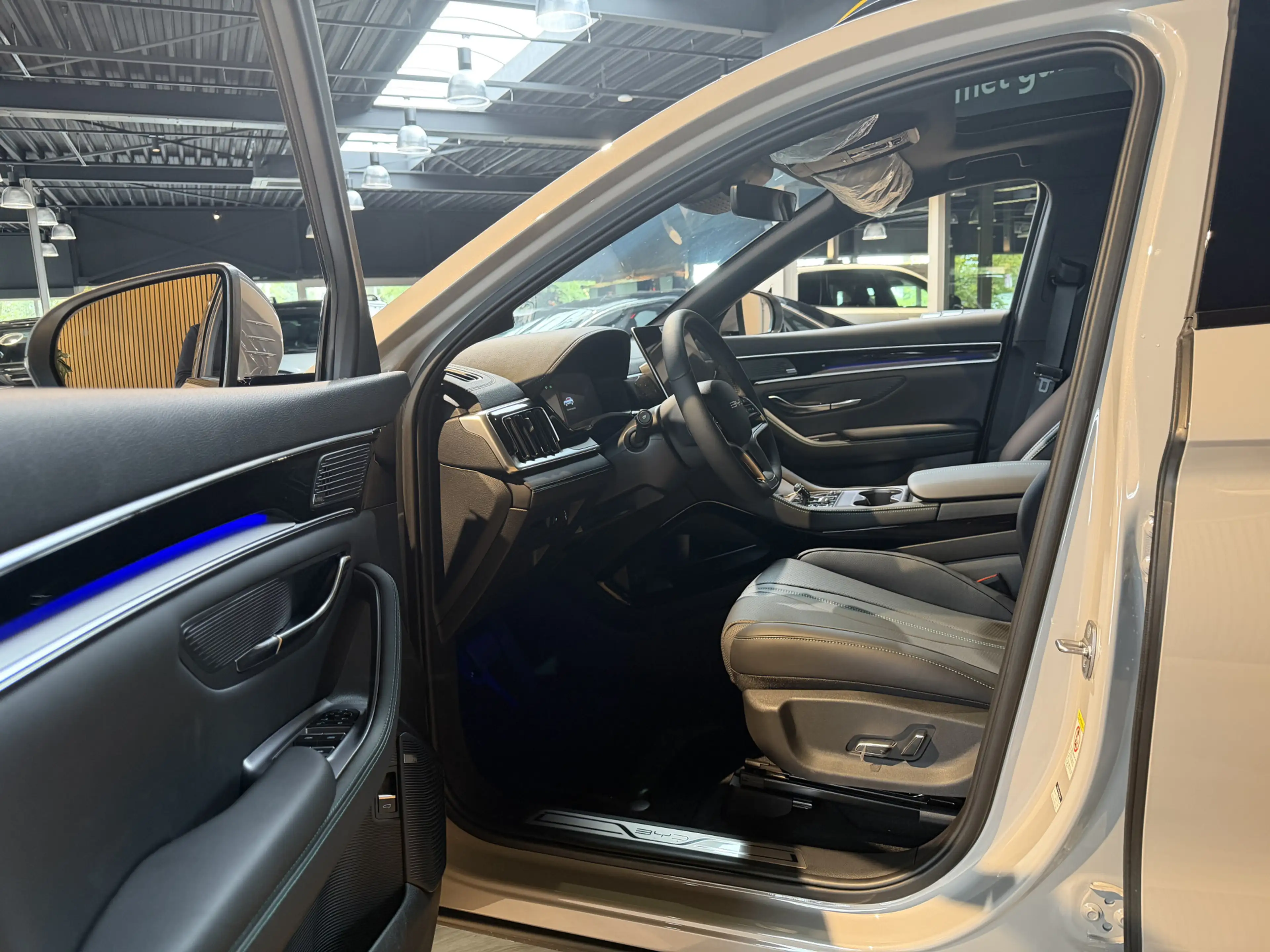 BYD Seal U 1.5 T DM-i COMFORT ULTRA BLACK EDITION | panoramad — photo 6