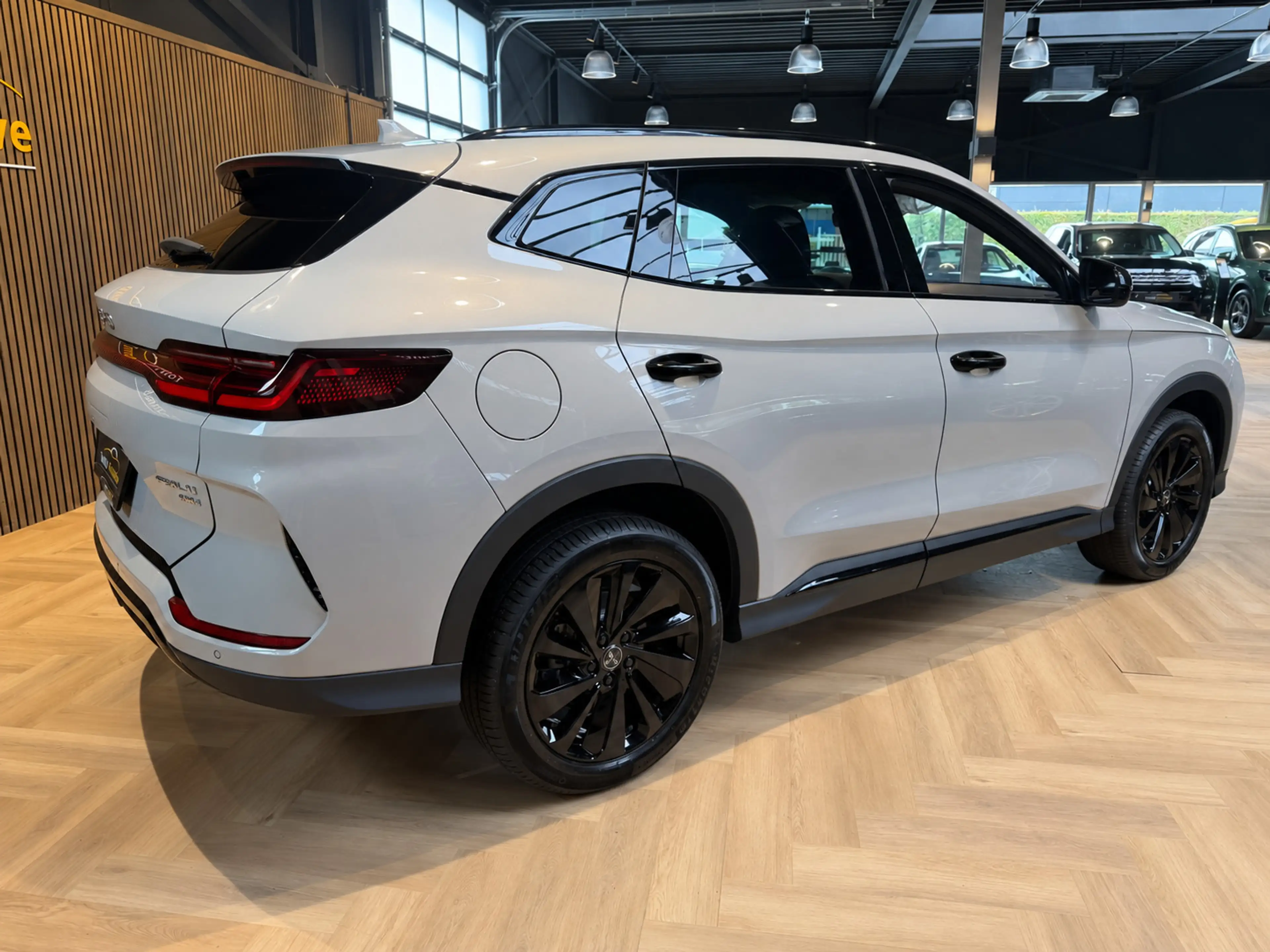 BYD Seal U 1.5 T DM-i COMFORT ULTRA BLACK EDITION | panoramad — photo 3