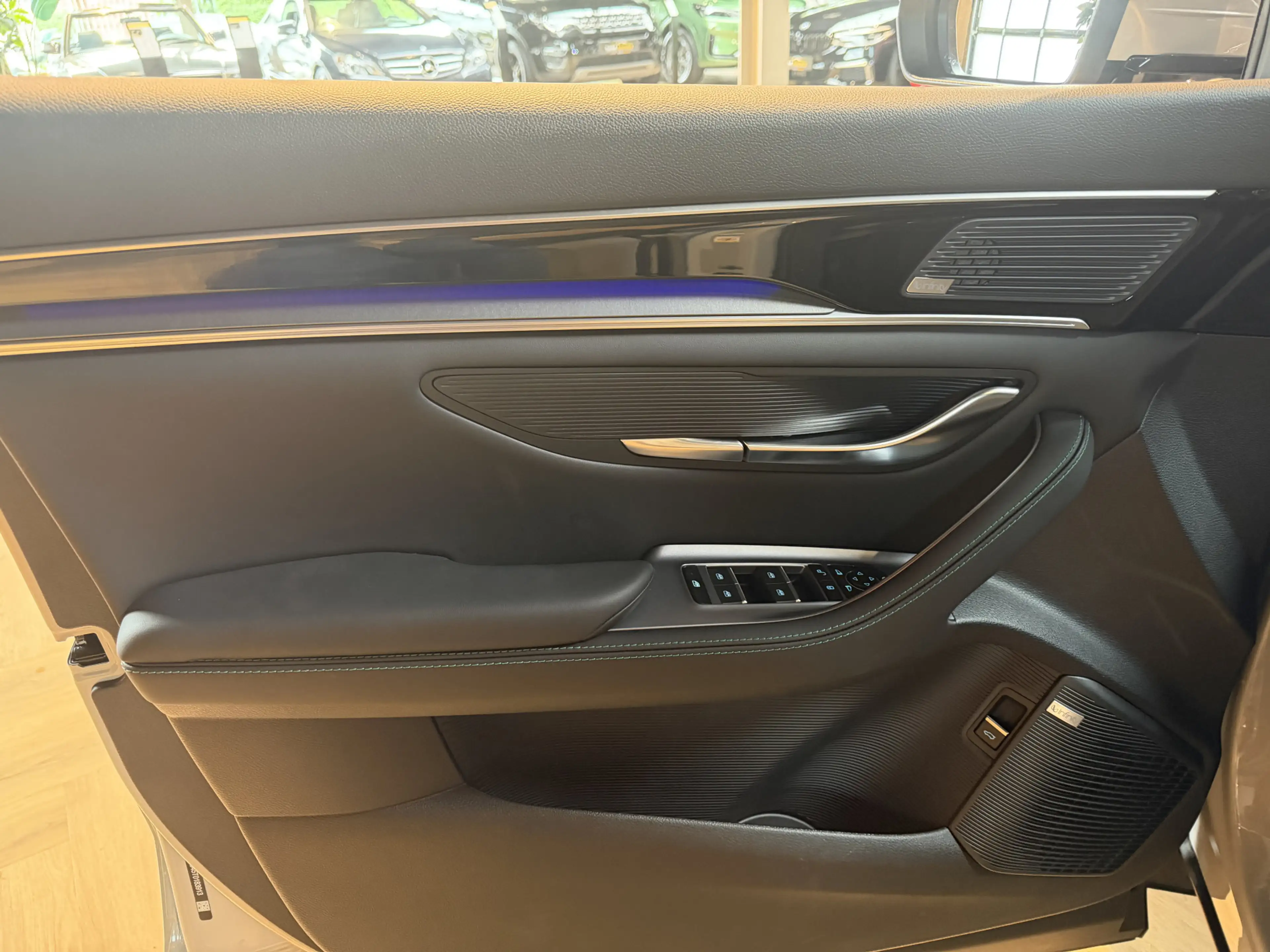 BYD Seal U 1.5 T DM-i COMFORT ULTRA BLACK EDITION | panoramad — photo 7