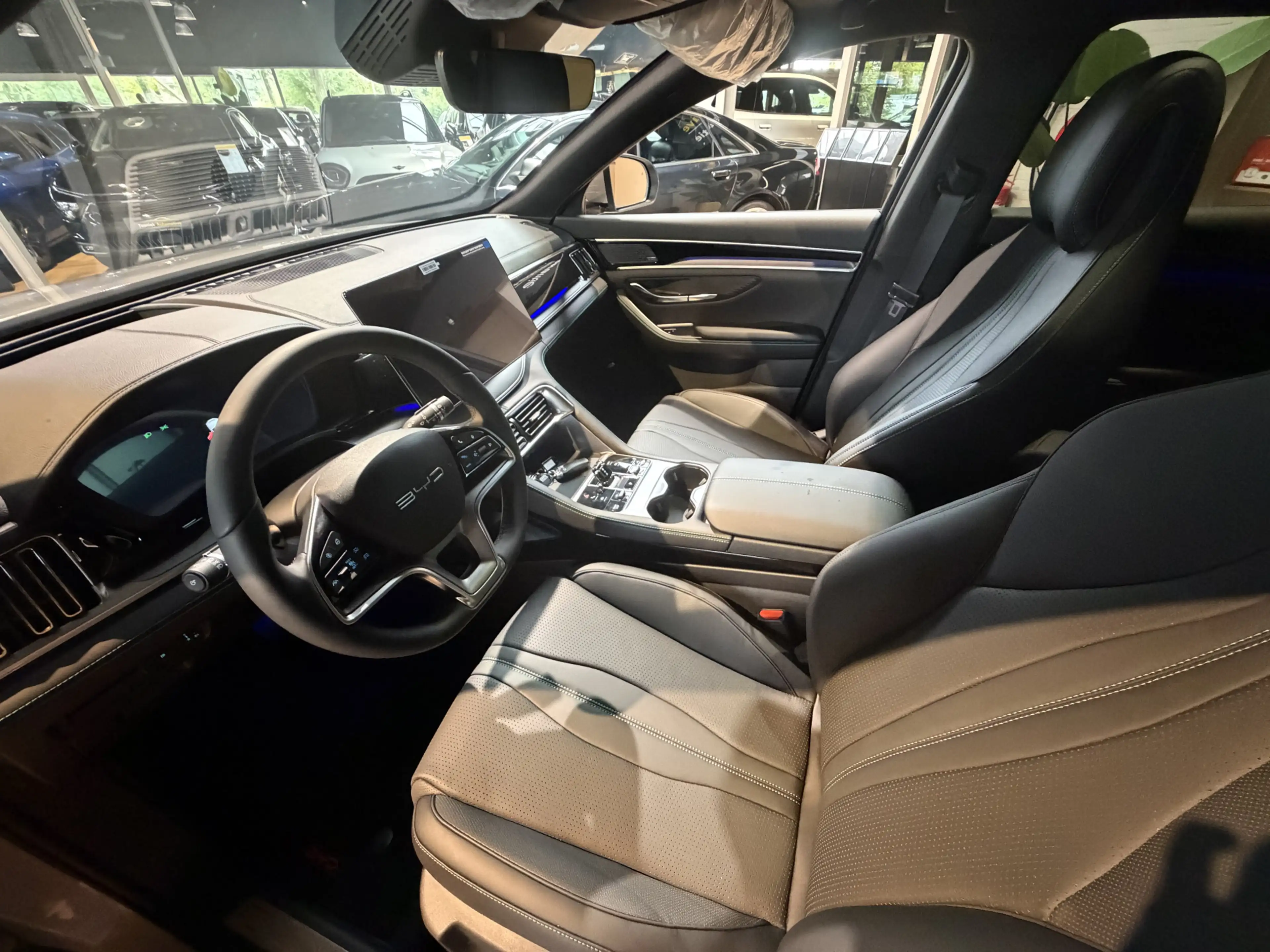 BYD Seal U 1.5 T DM-i COMFORT ULTRA BLACK EDITION | panoramad — photo 11