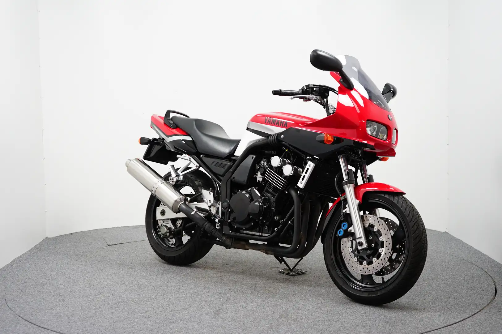 Yamaha FZS 600 FAZER Červená - 2