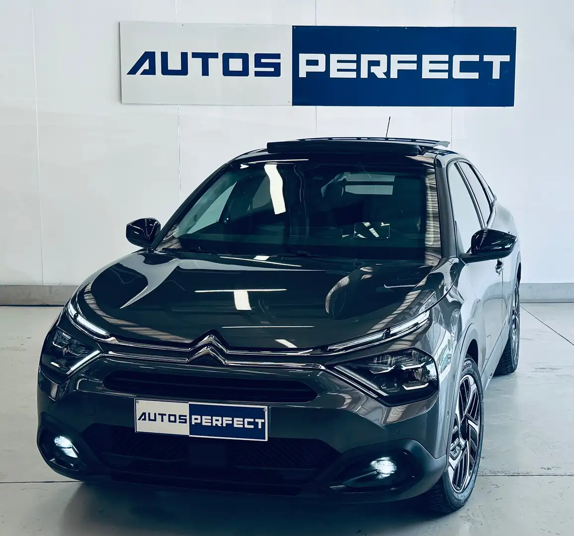 Citroen C4 C4 1.2 CAMERA NAVI TOIT PANO OUVRANT CUIR KEY LESS Gris - 1