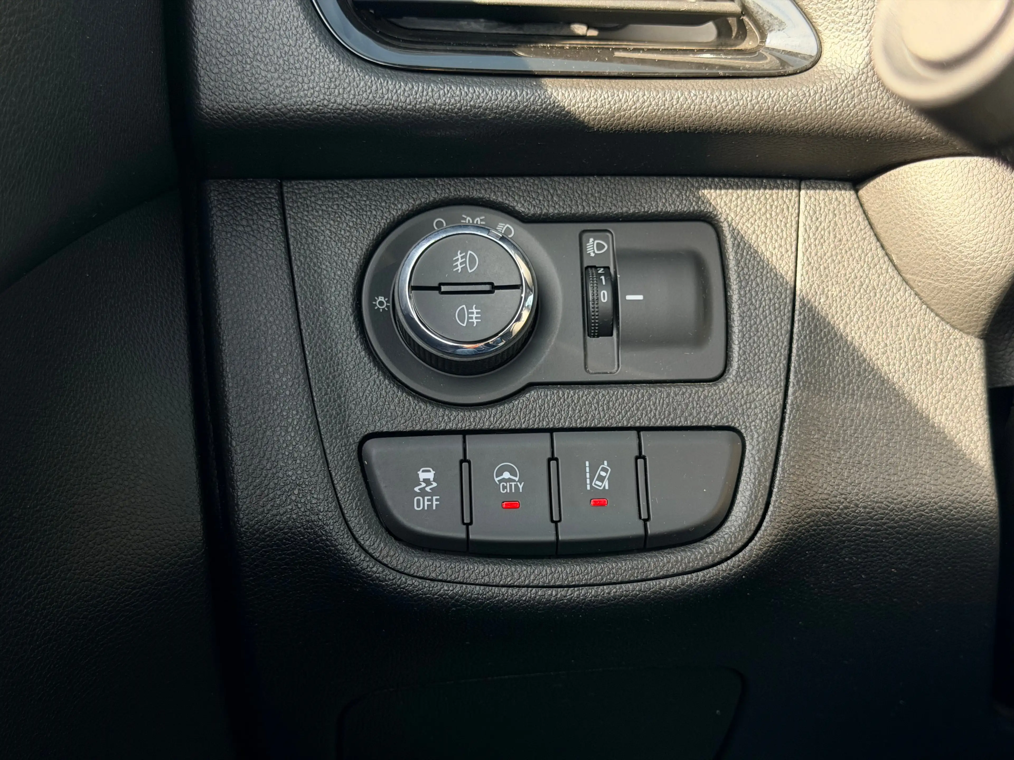 Opel Karl 1.0 ecoFLEX Edition / Automaat / Stoelverwarming / — photo 14