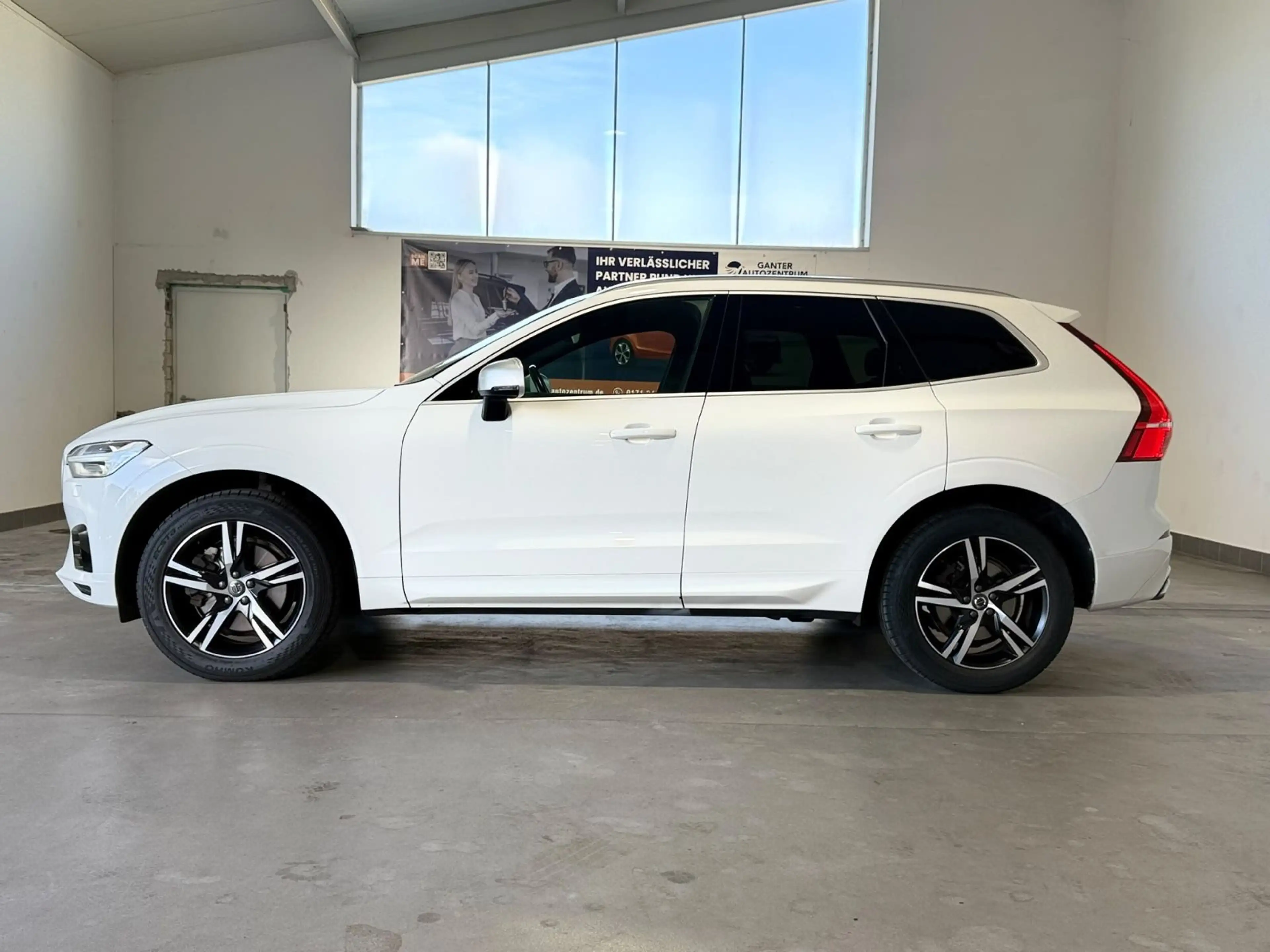 Volvo XC60 R Design AWD 2.0 AHK+NAVI+KAMERA — photo 3