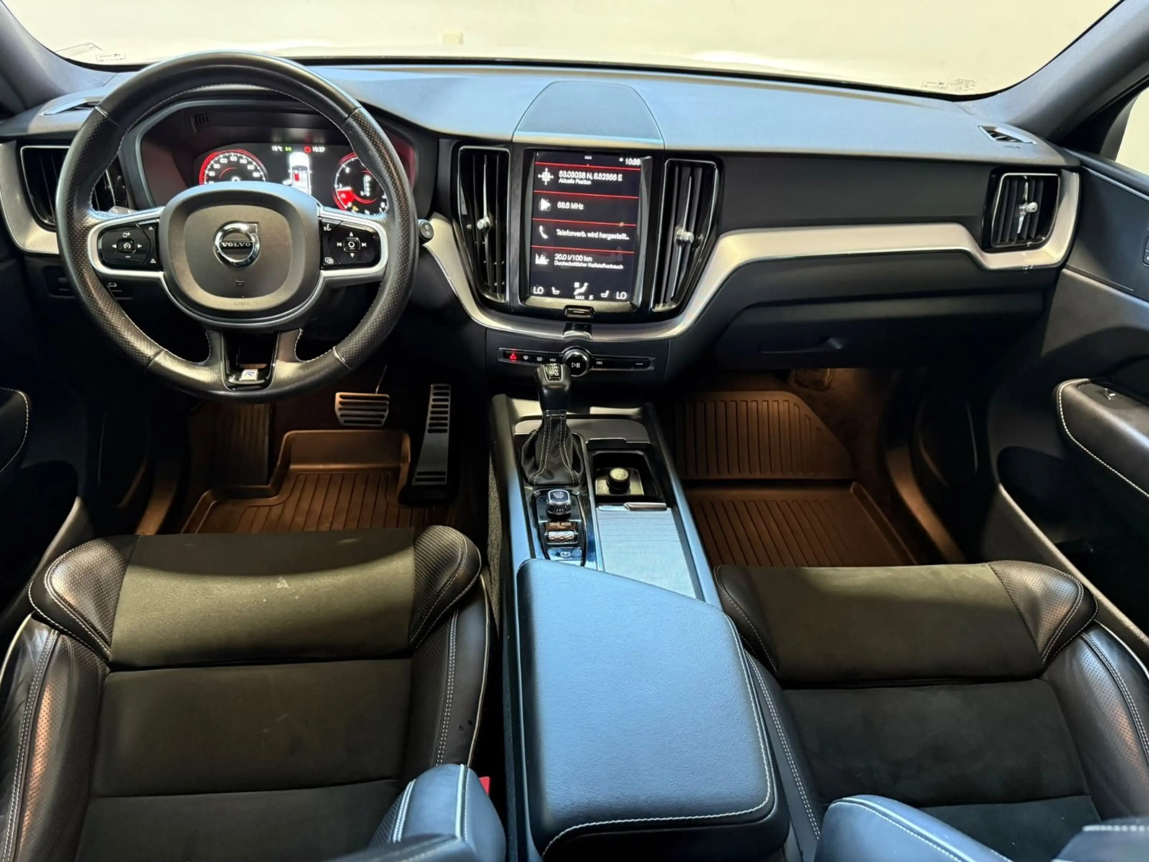 Volvo XC60 R Design AWD 2.0 AHK+NAVI+KAMERA — photo 10