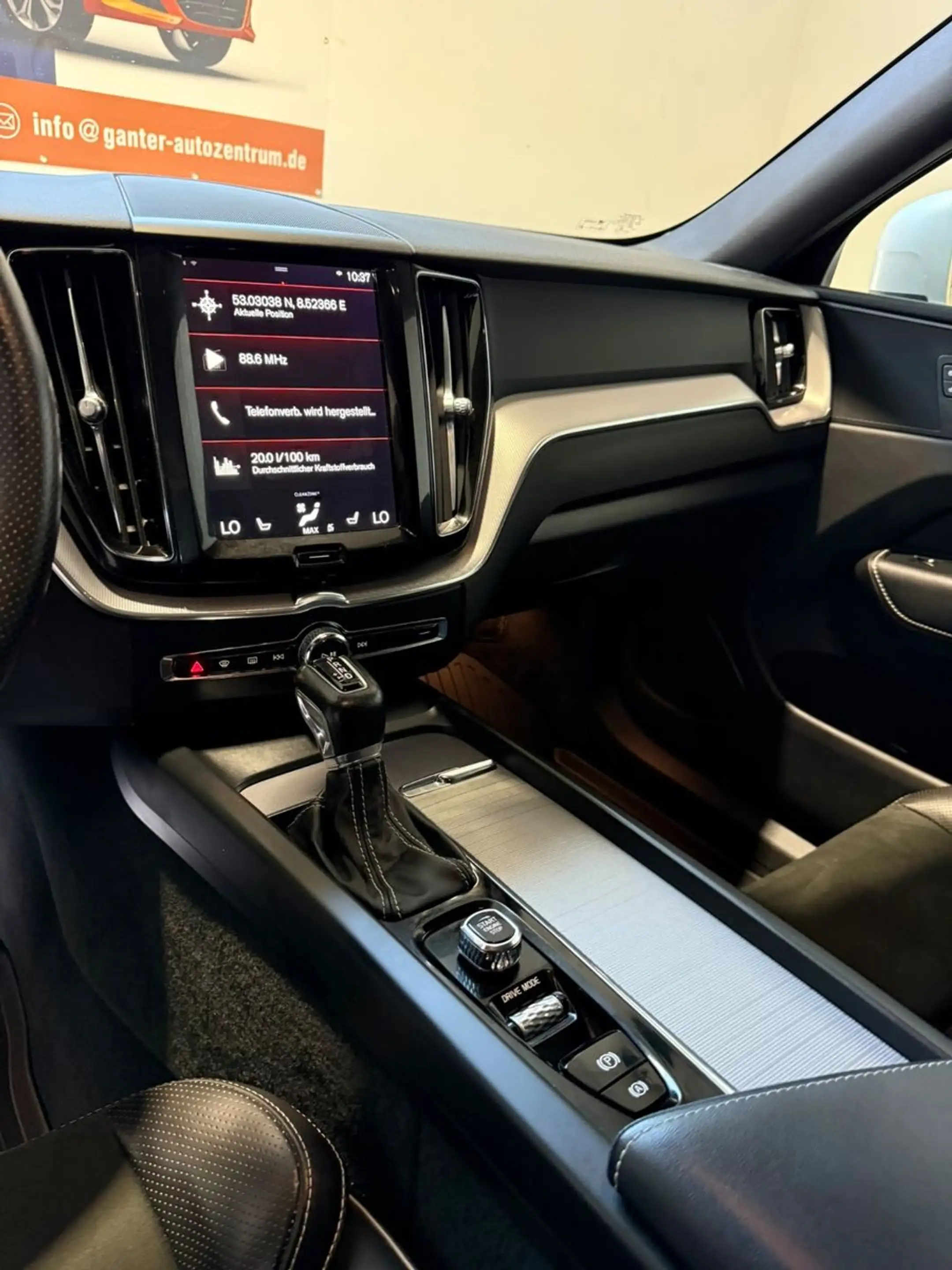Volvo XC60 R Design AWD 2.0 AHK+NAVI+KAMERA — photo 14
