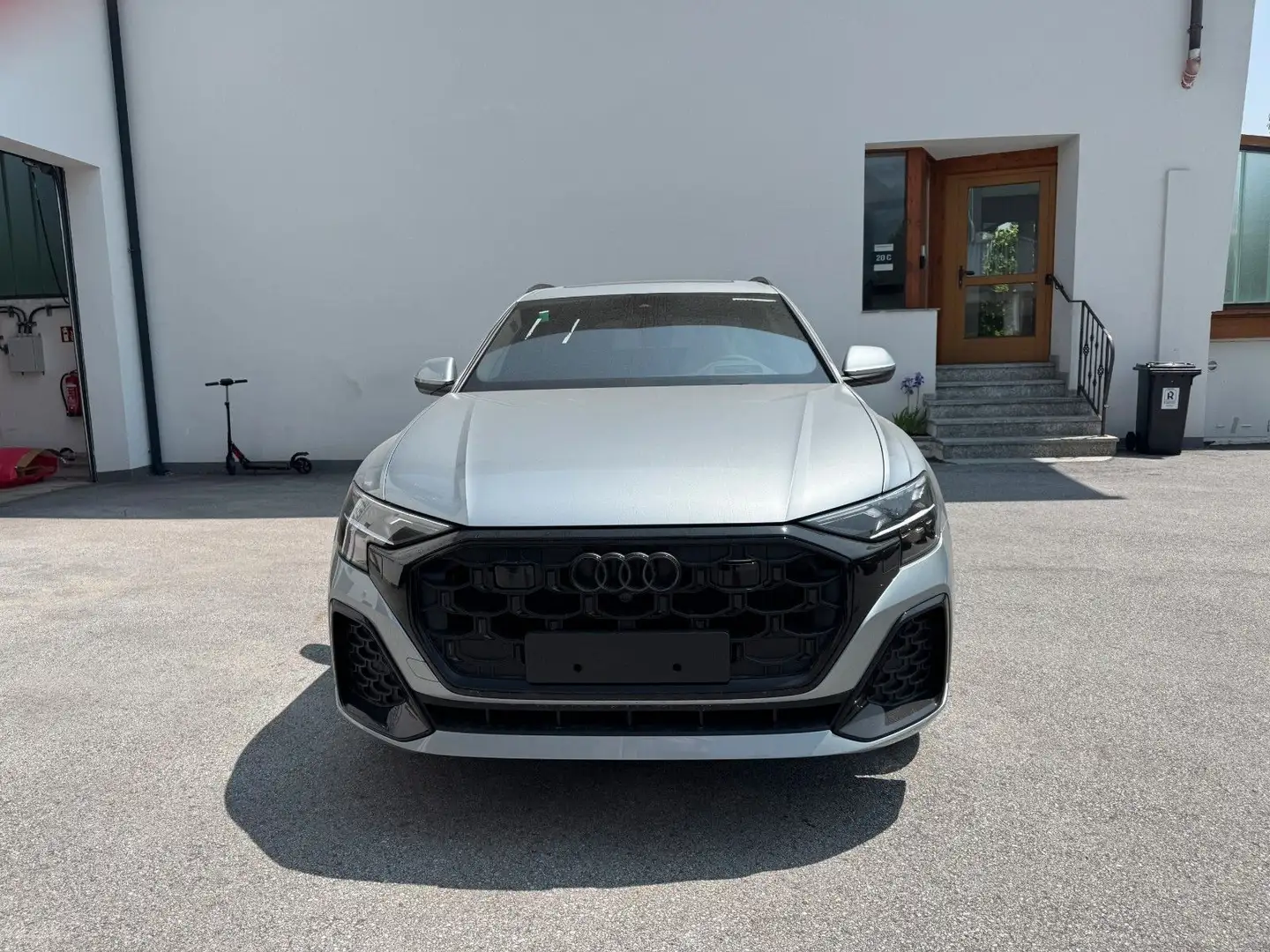 Audi Q8 50 TDI quattro S-Line/Luft/23 Zoll/HeadUp Silber - 2