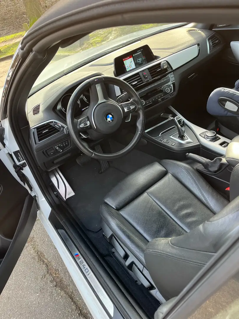 BMW 240 M240i Cabrio Aut. M Paket, BMW Service neu, HK bijela - 2