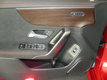 Bild 4 Mercedes-Benz CLA 200 COUPE, AMG LINE ADVANCED PLUS, NIGHT, MULTIBEAM.