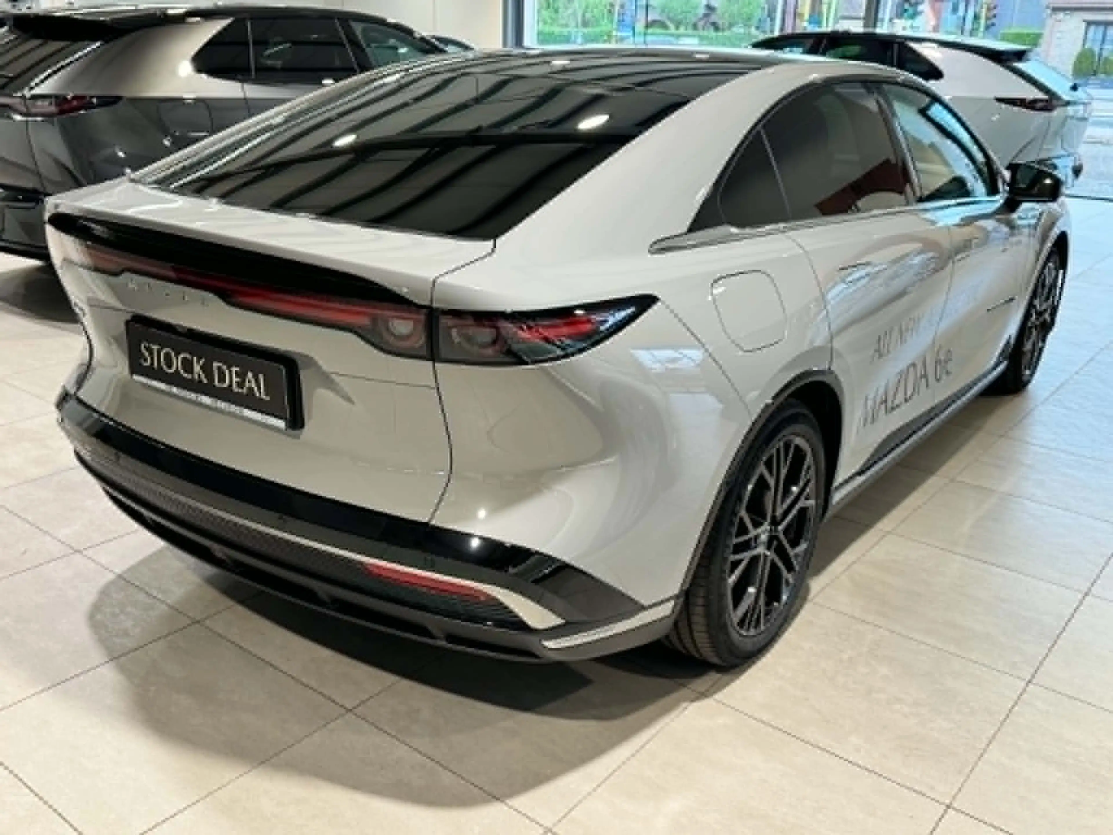 Mazda 6e 6e 68.8 kWh Takumi Plus — photo 3