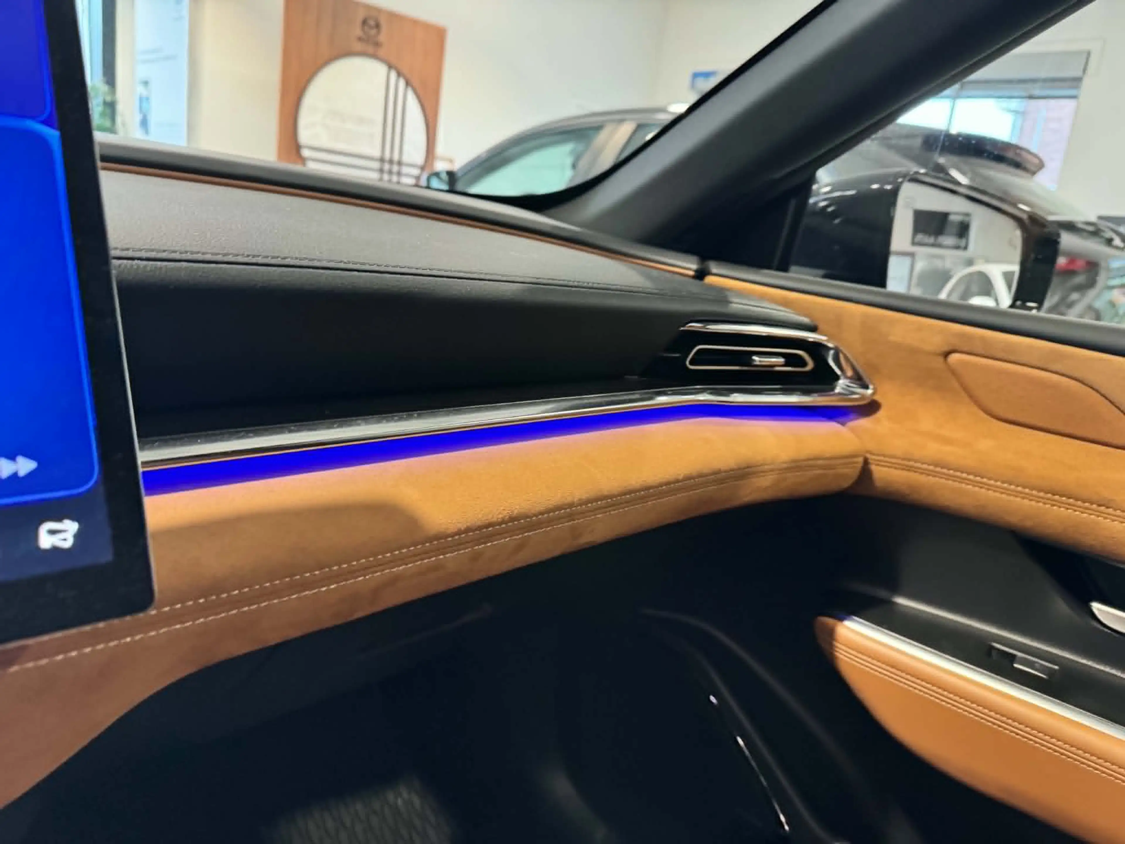 Mazda 6e 6e 68.8 kWh Takumi Plus — photo 11