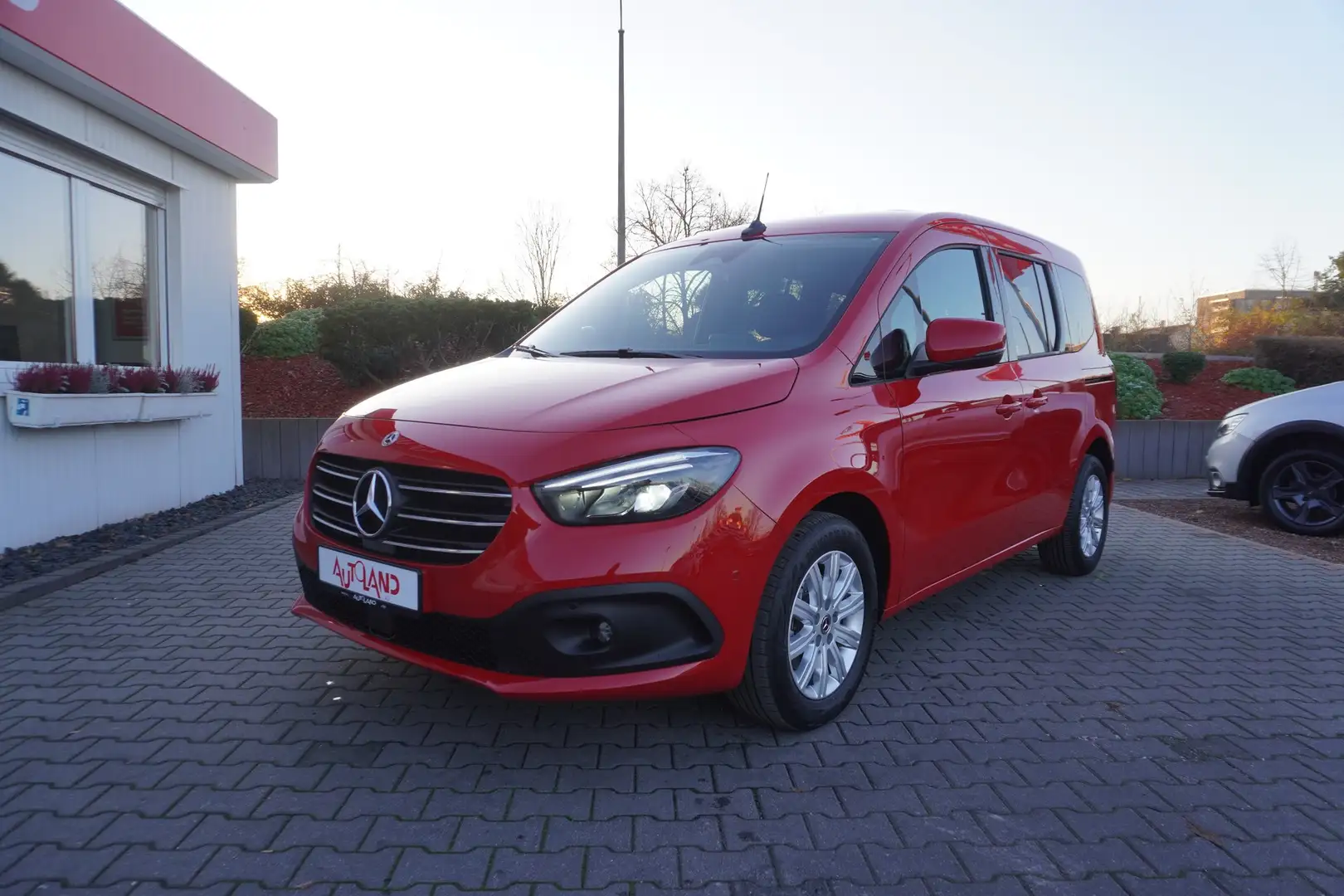 Mercedes-Benz T-Class T- Klasse 180 Style LED Navi Totwinkel Tempomat Rot - 2