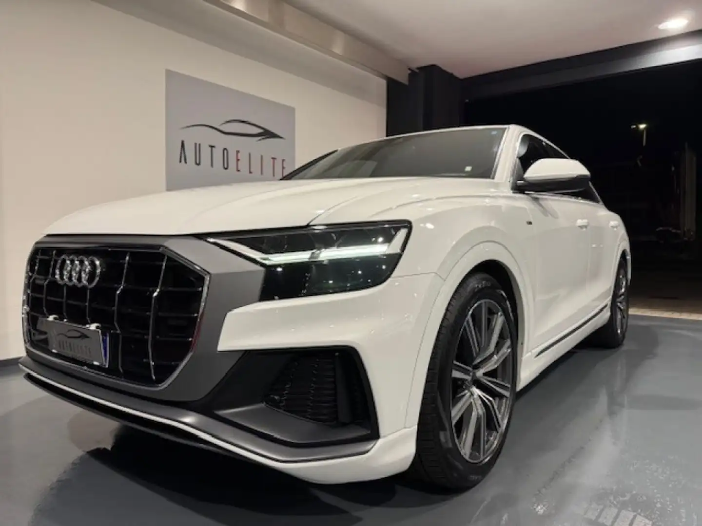 Audi Q8 45 TDI 231CV QUATTRO S-LINE Bianco - 1