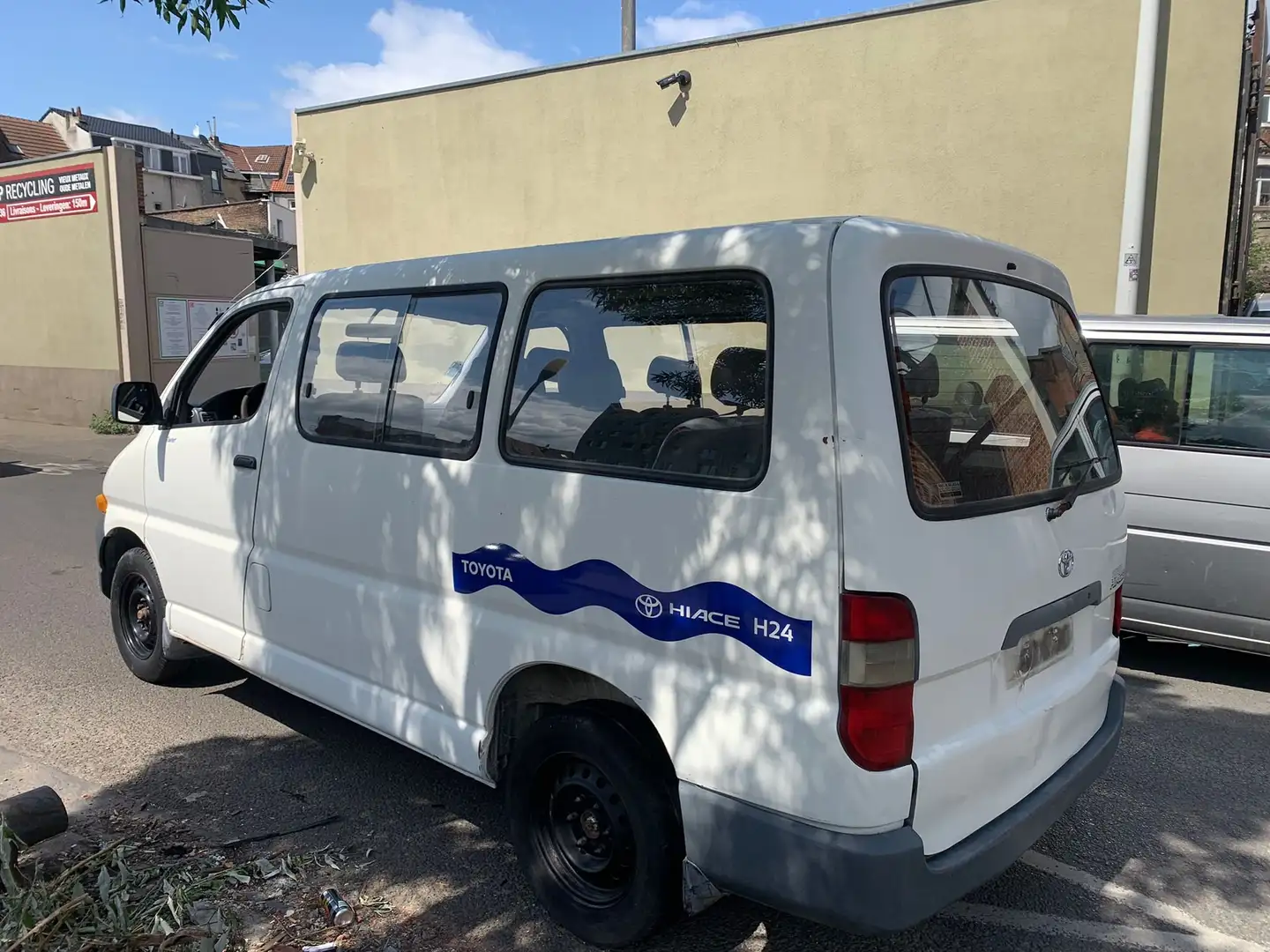 Toyota Hiace 2.4 Turbo Luxe Білий - 1