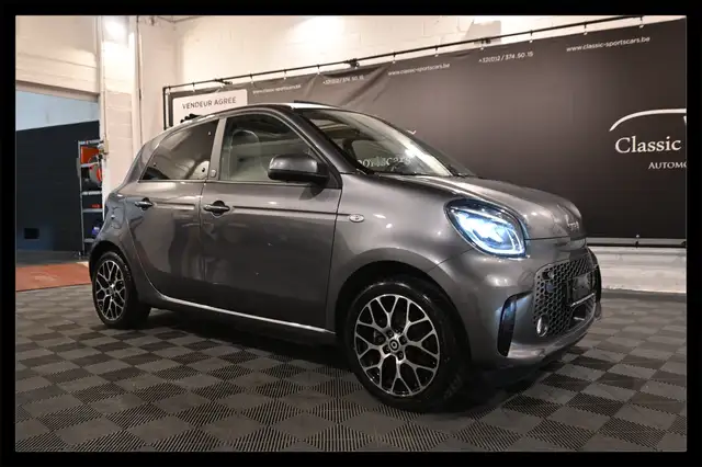 smart forFour Forfour 17.6 kWh EQ / TOIT PANO / CAMERA / CARPLAY